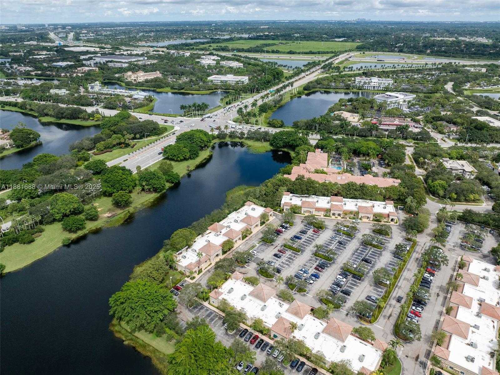 Small Image of 2665 EXECUTIVE PARK DR, Weston Number 2