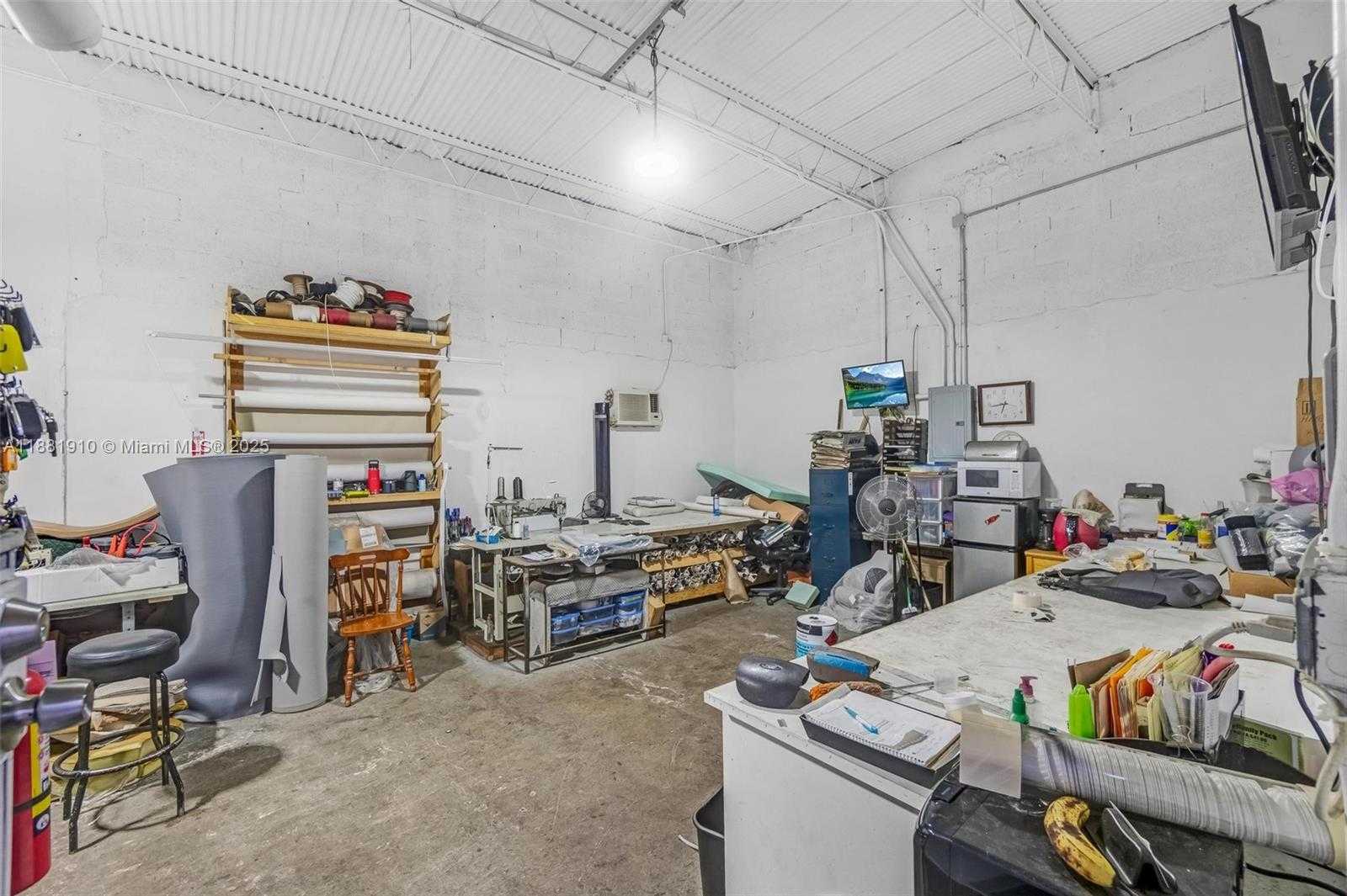 Small Image of 2111 JOHN P LYONS LN, Pembroke Park Number 14