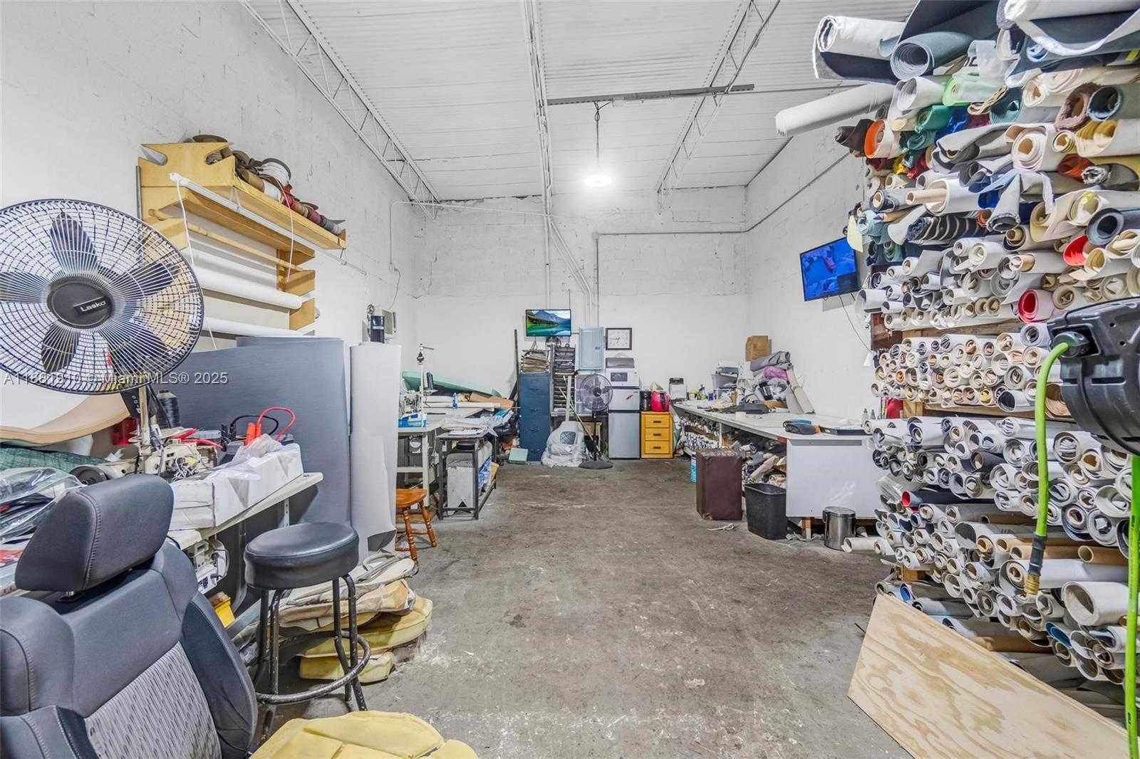 Small Image of 2111 JOHN P LYONS LN, Pembroke Park Number 15