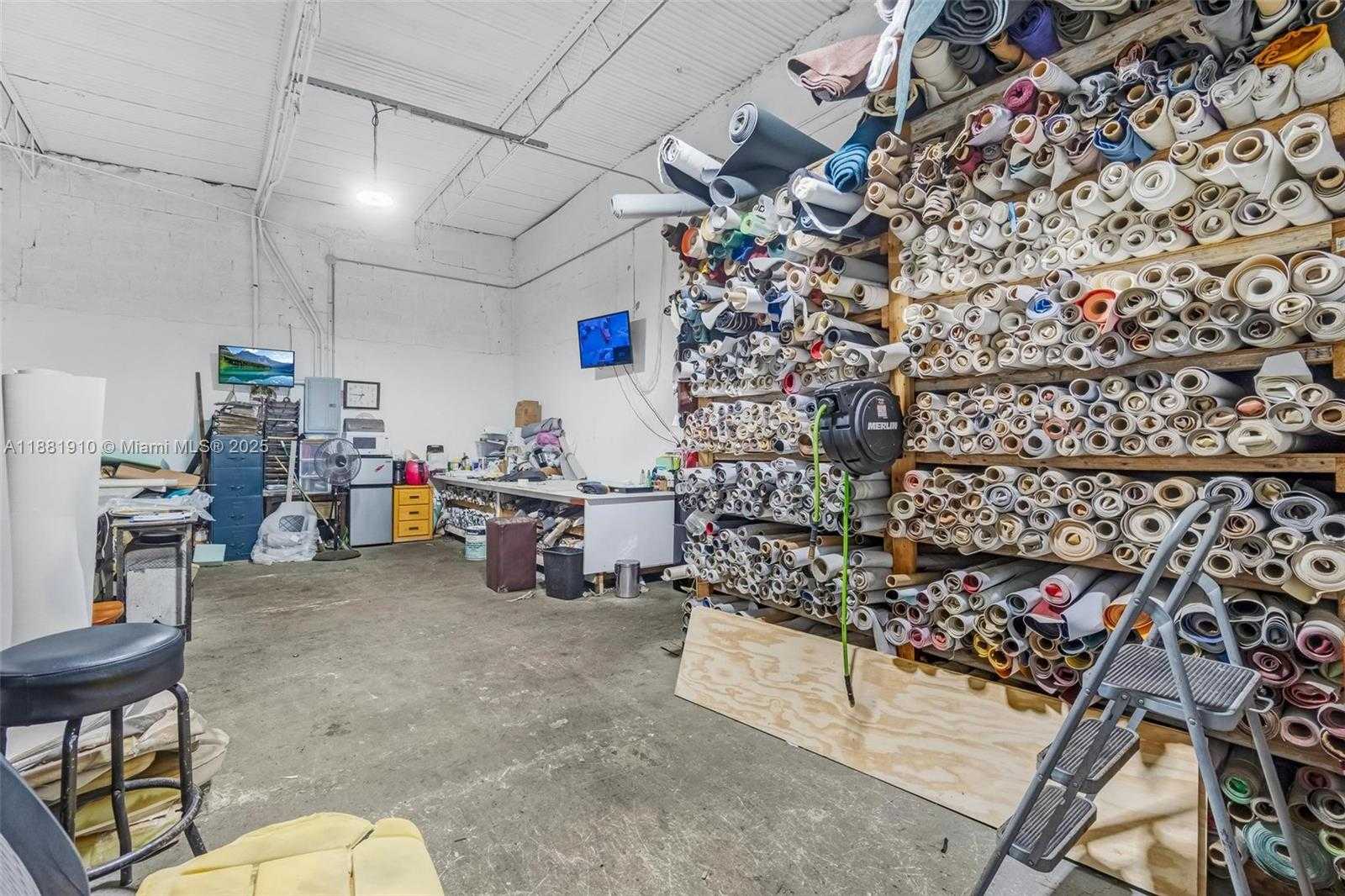 Small Image of 2111 JOHN P LYONS LN, Pembroke Park Number 16