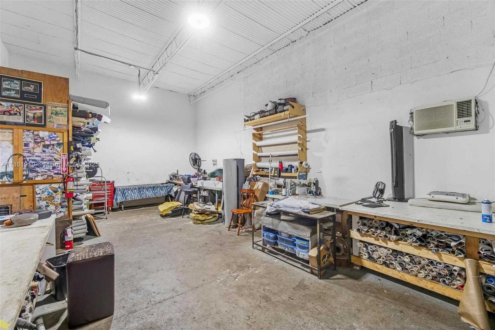 Small Image of 2111 JOHN P LYONS LN, Pembroke Park Number 17