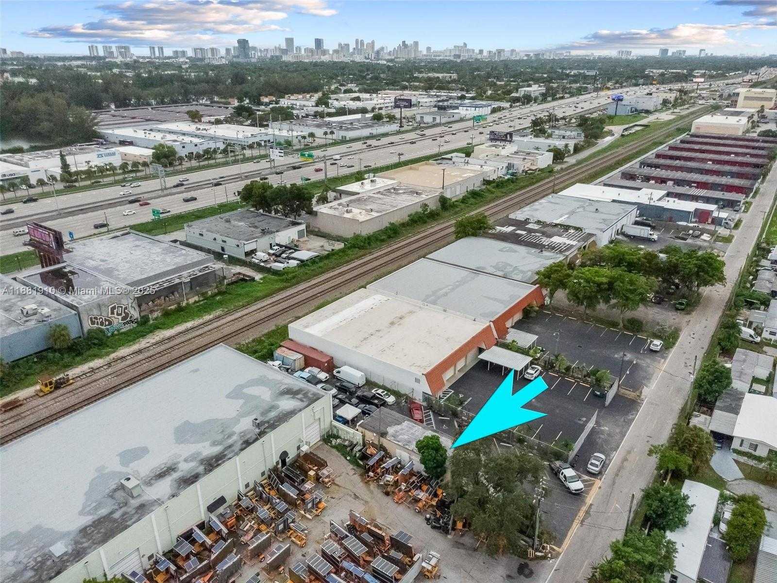 Small Image of 2111 JOHN P LYONS LN, Pembroke Park Number 20