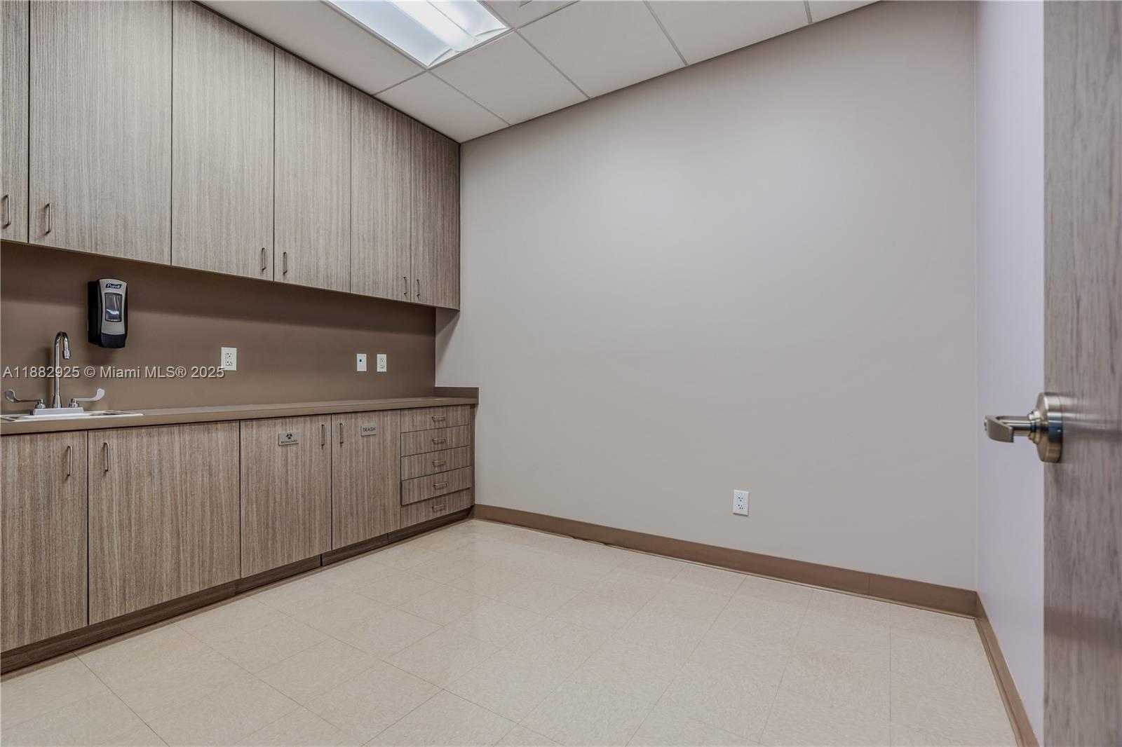 Small Image of 8950 SOUTH WEST 74TH CT #2001, Miami Number 7