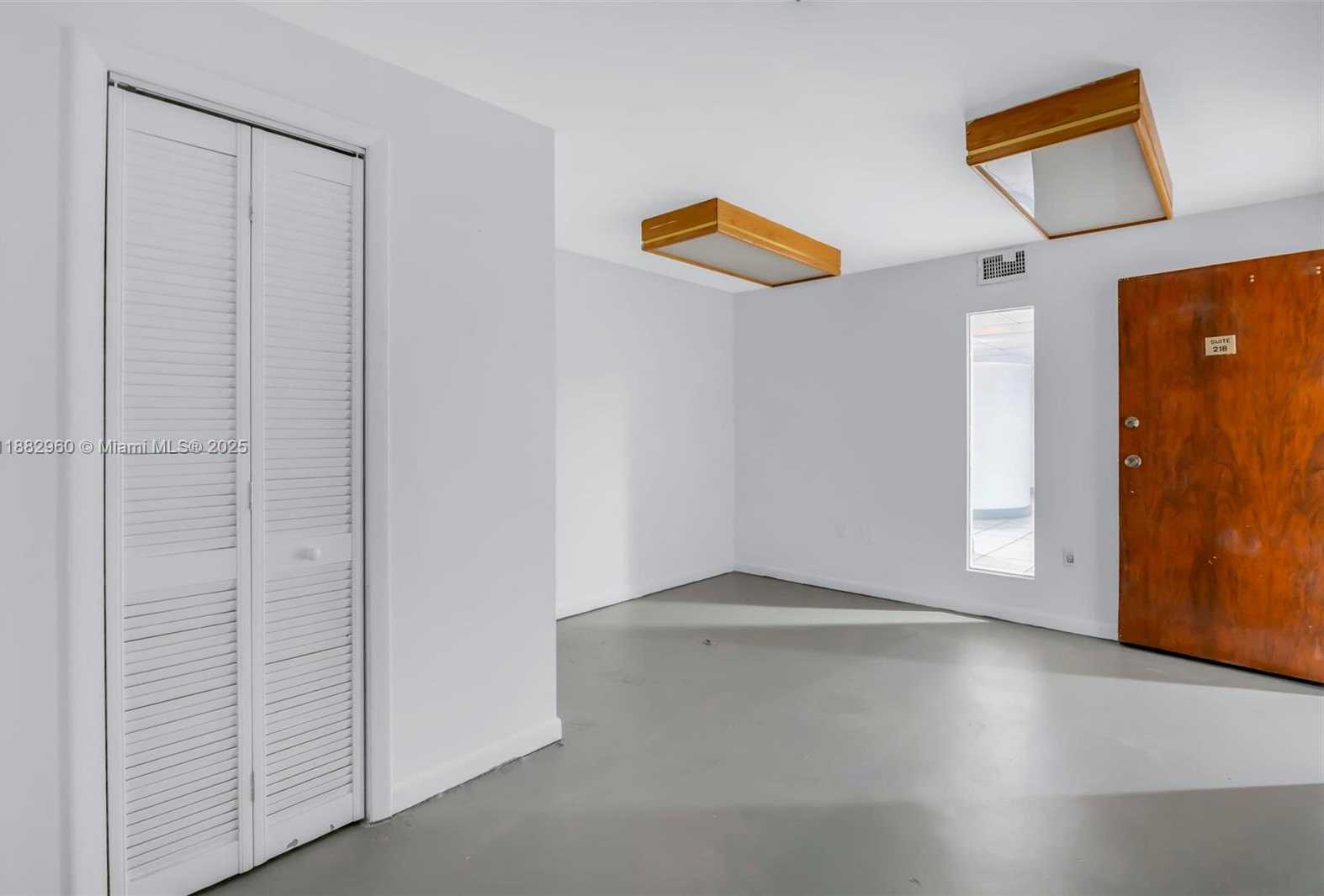 Small Image of 13499 BISCAYNE BLVD #CU218, North Miami Number 18
