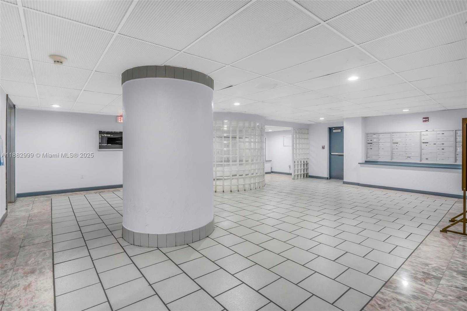 Small Image of 13499 BISCAYNE BLVD #CU208, North Miami Number 21