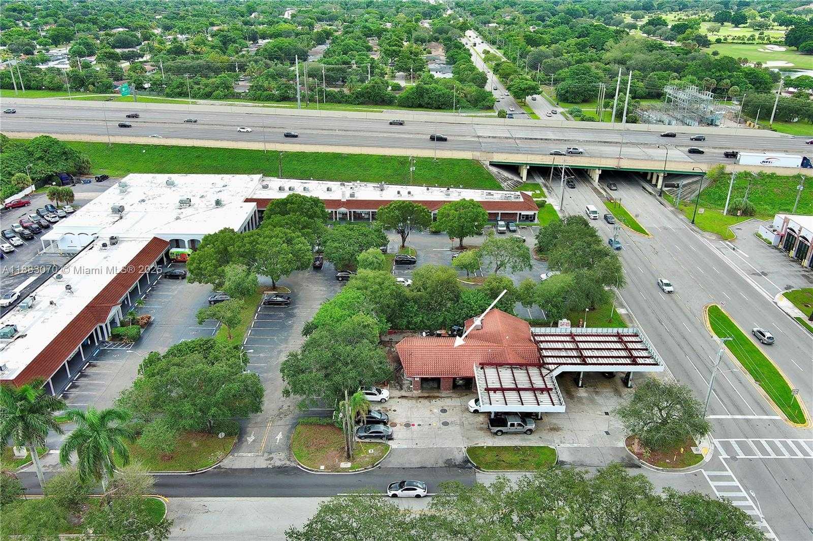 Small Image of 5271 WEST BROWARD BLVD, Plantation Number 4