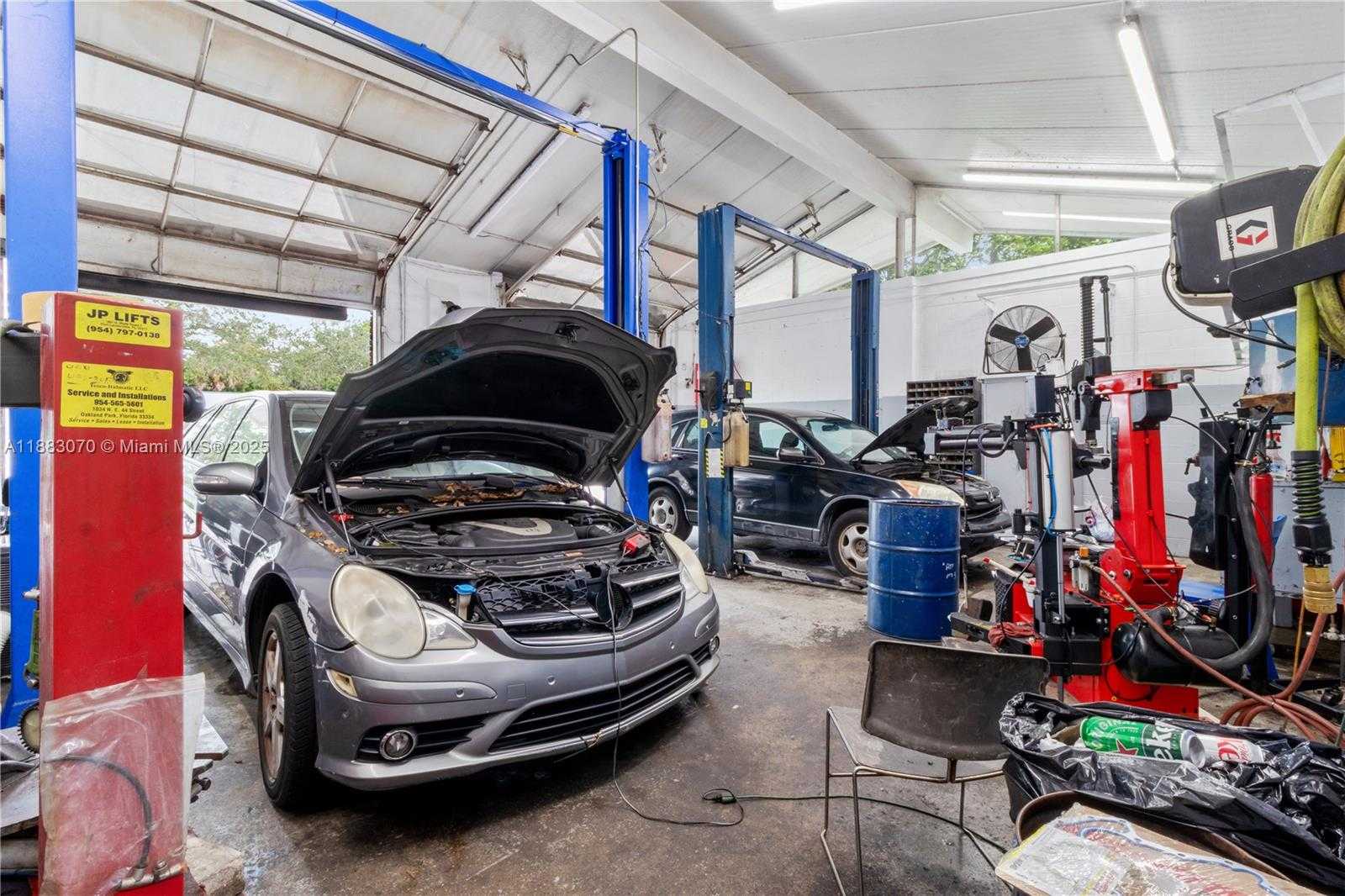 Small Image of 5271 WEST BROWARD BLVD, Plantation Number 7