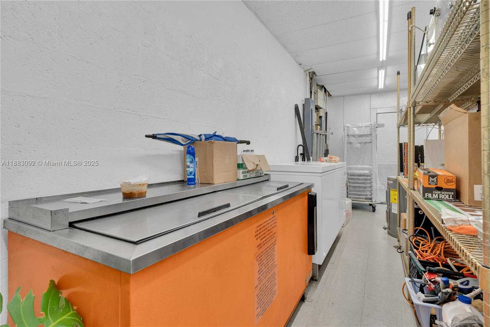 Small Image of 495 LUDLAM DR, Miami Springs Number 12