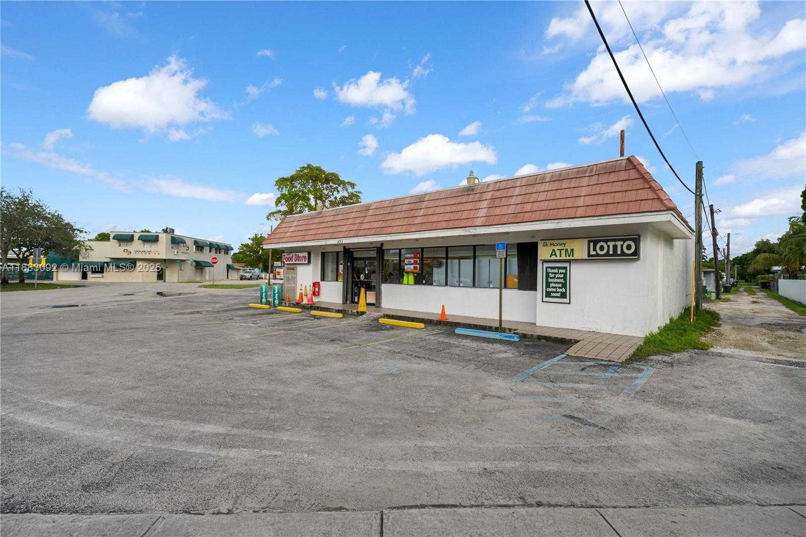 Small Image of 495 LUDLAM DR, Miami Springs Number 2