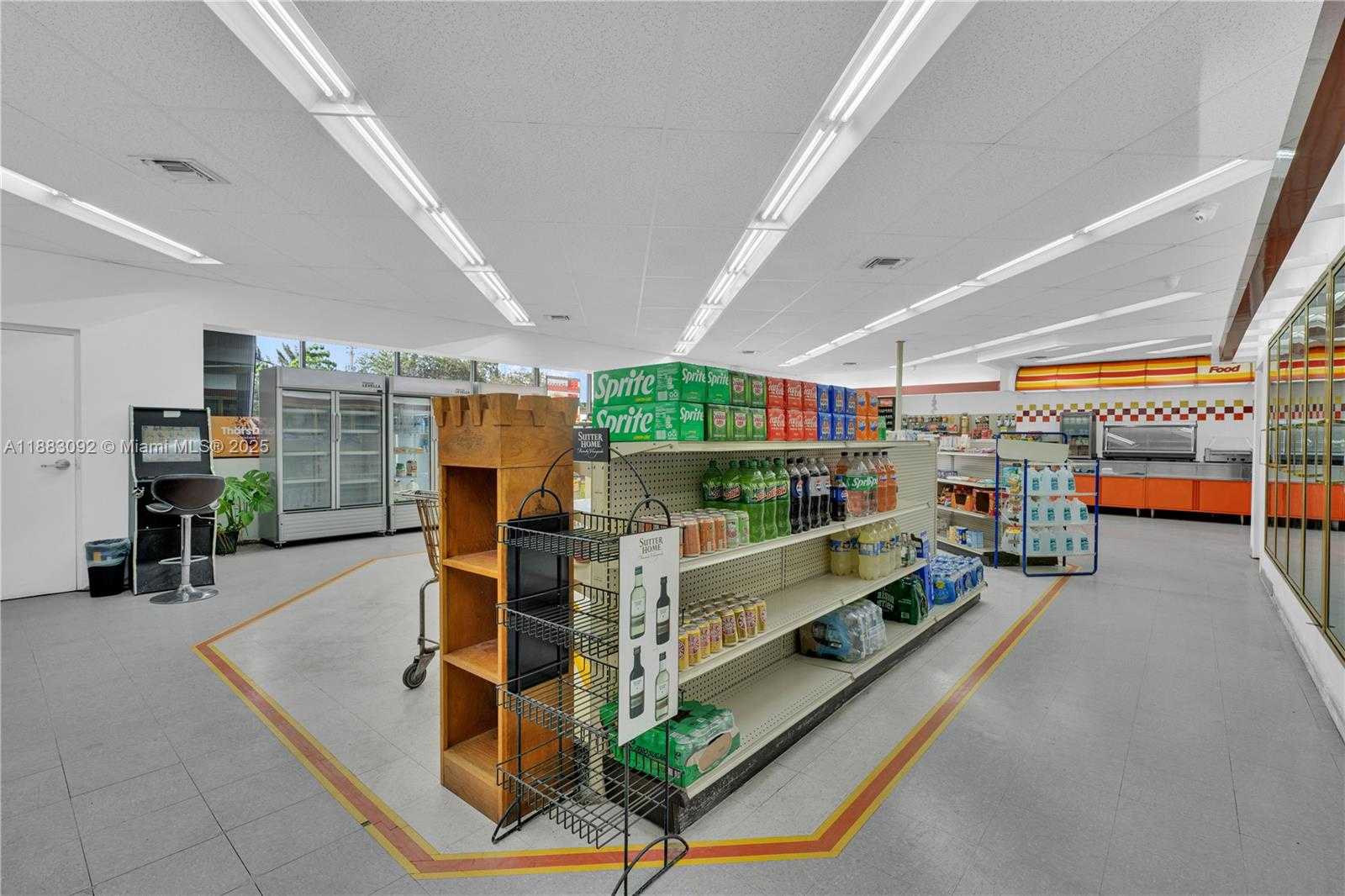 Small Image of 495 LUDLAM DR, Miami Springs Number 29