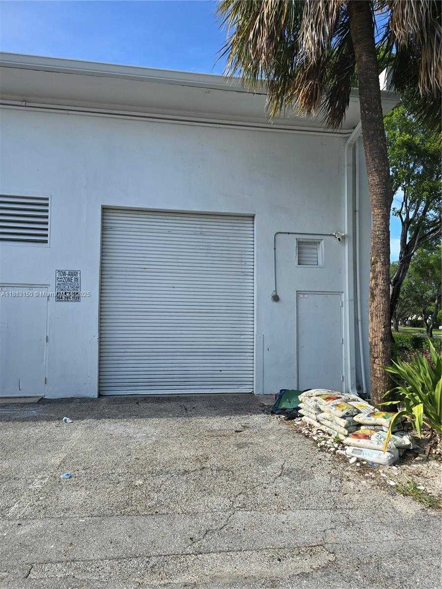 Small Image of 11917 WEST SAMPLE RD #11917/11923, Coral Springs Number 10