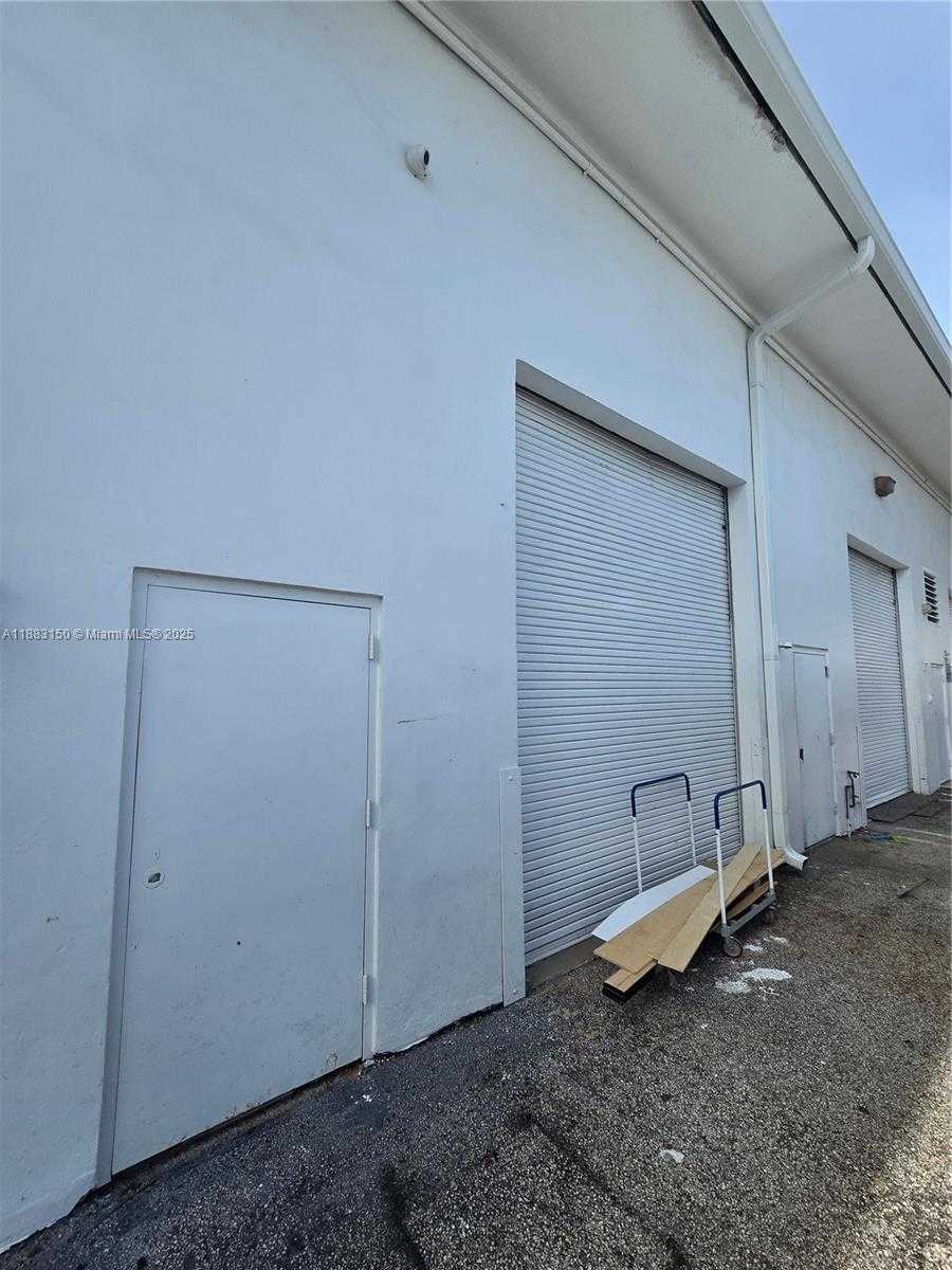 Small Image of 11917 WEST SAMPLE RD #11917/11923, Coral Springs Number 12