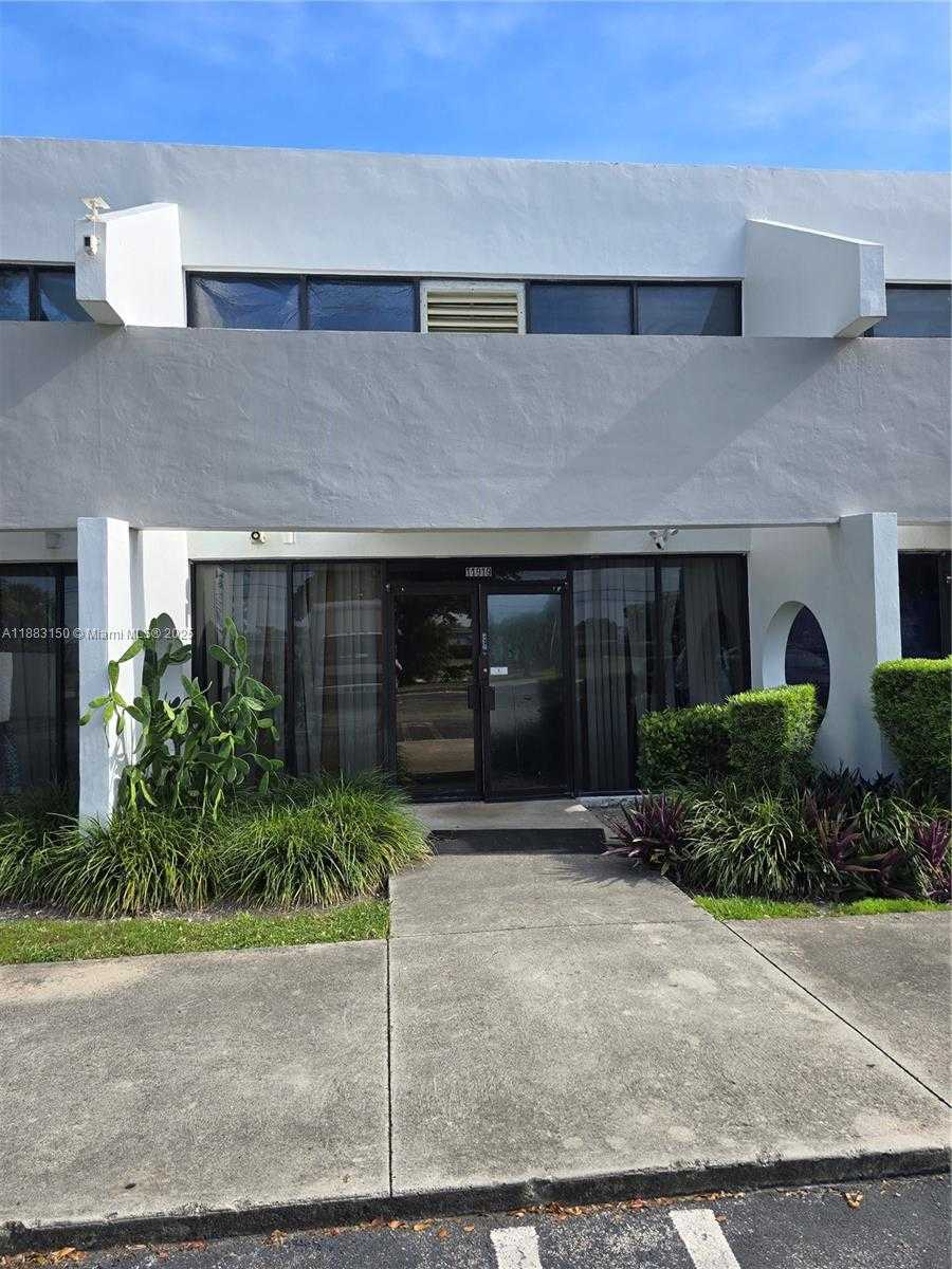 Small Image of 11917 WEST SAMPLE RD #11917/11923, Coral Springs Number 3