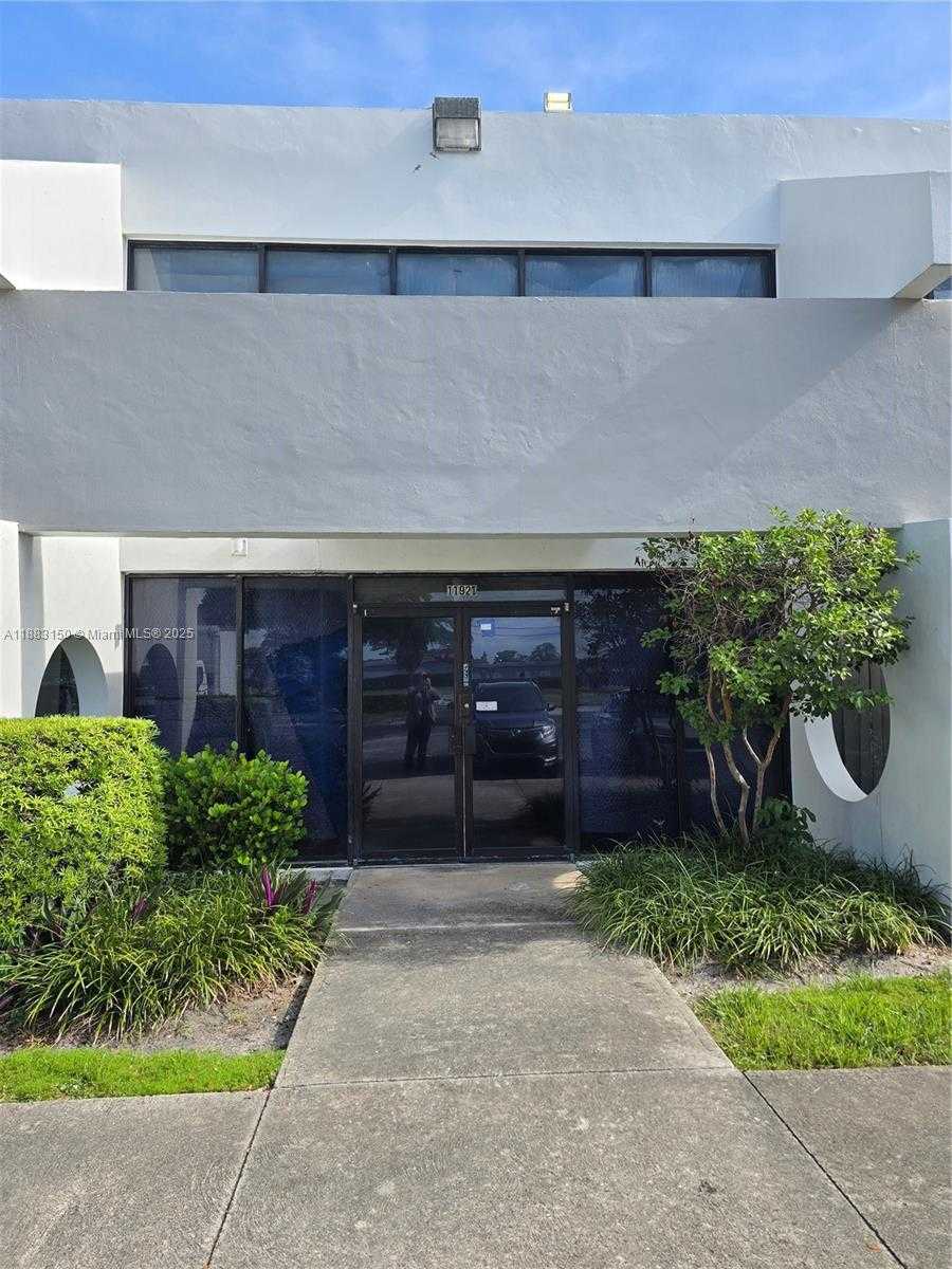 Small Image of 11917 WEST SAMPLE RD #11917/11923, Coral Springs Number 6