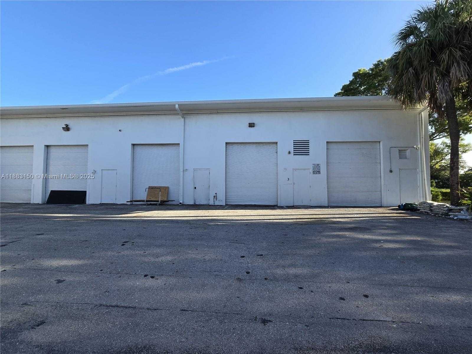 Small Image of 11917 WEST SAMPLE RD #11917/11923, Coral Springs Number 8