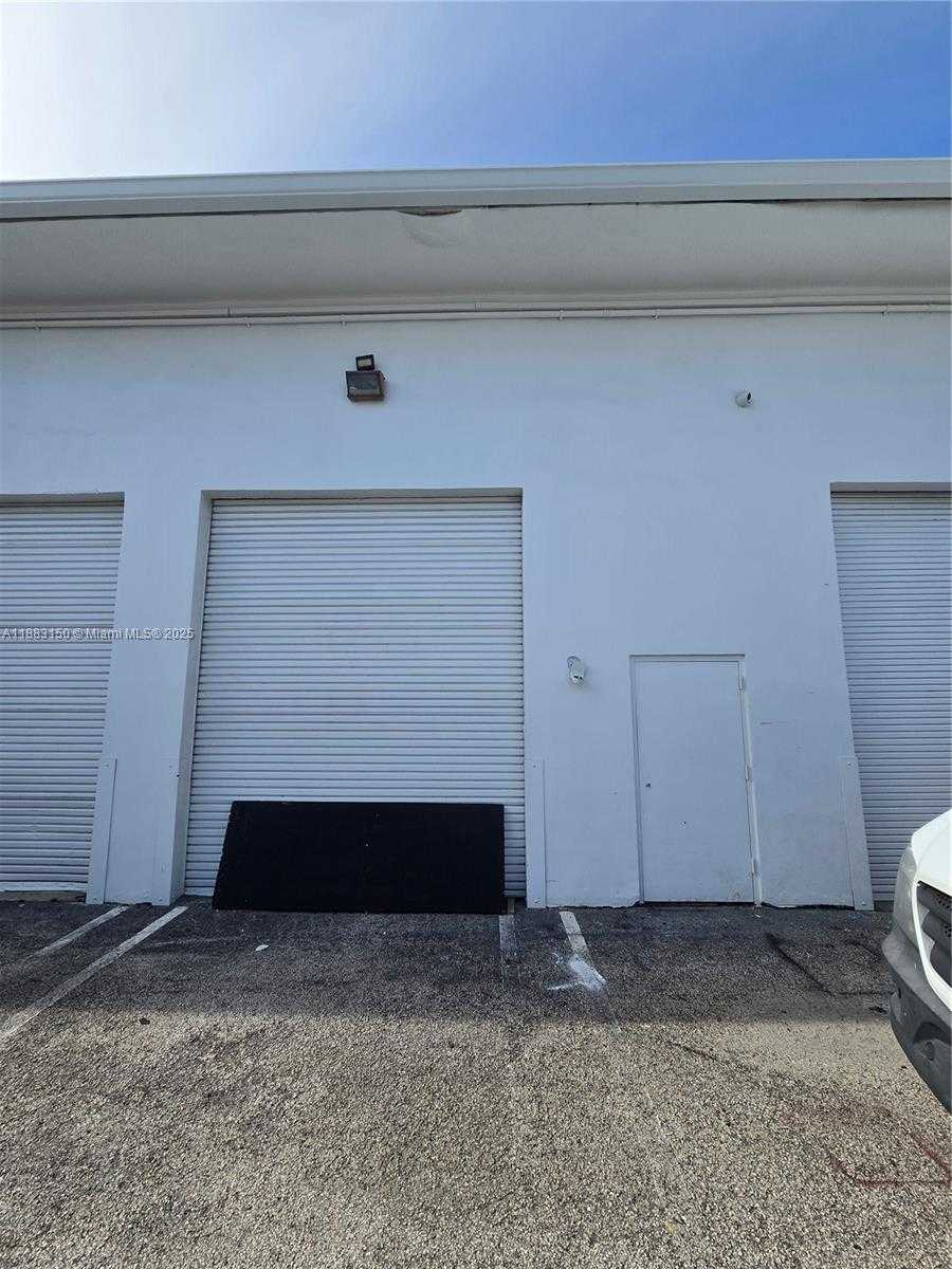 Small Image of 11917 WEST SAMPLE RD #11917/11923, Coral Springs Number 9