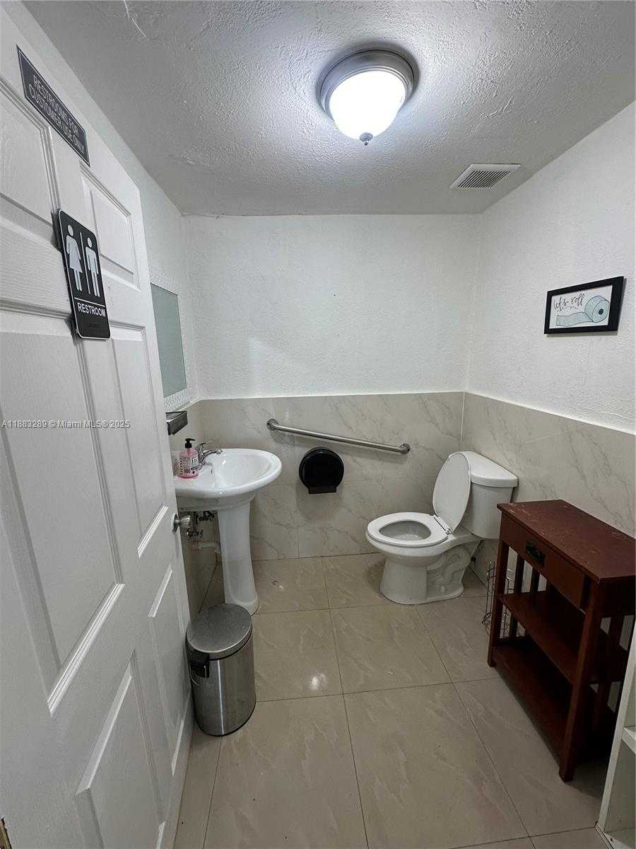Small Image of 3032 NORTH WEST 7TH AVE, Miami Number 7