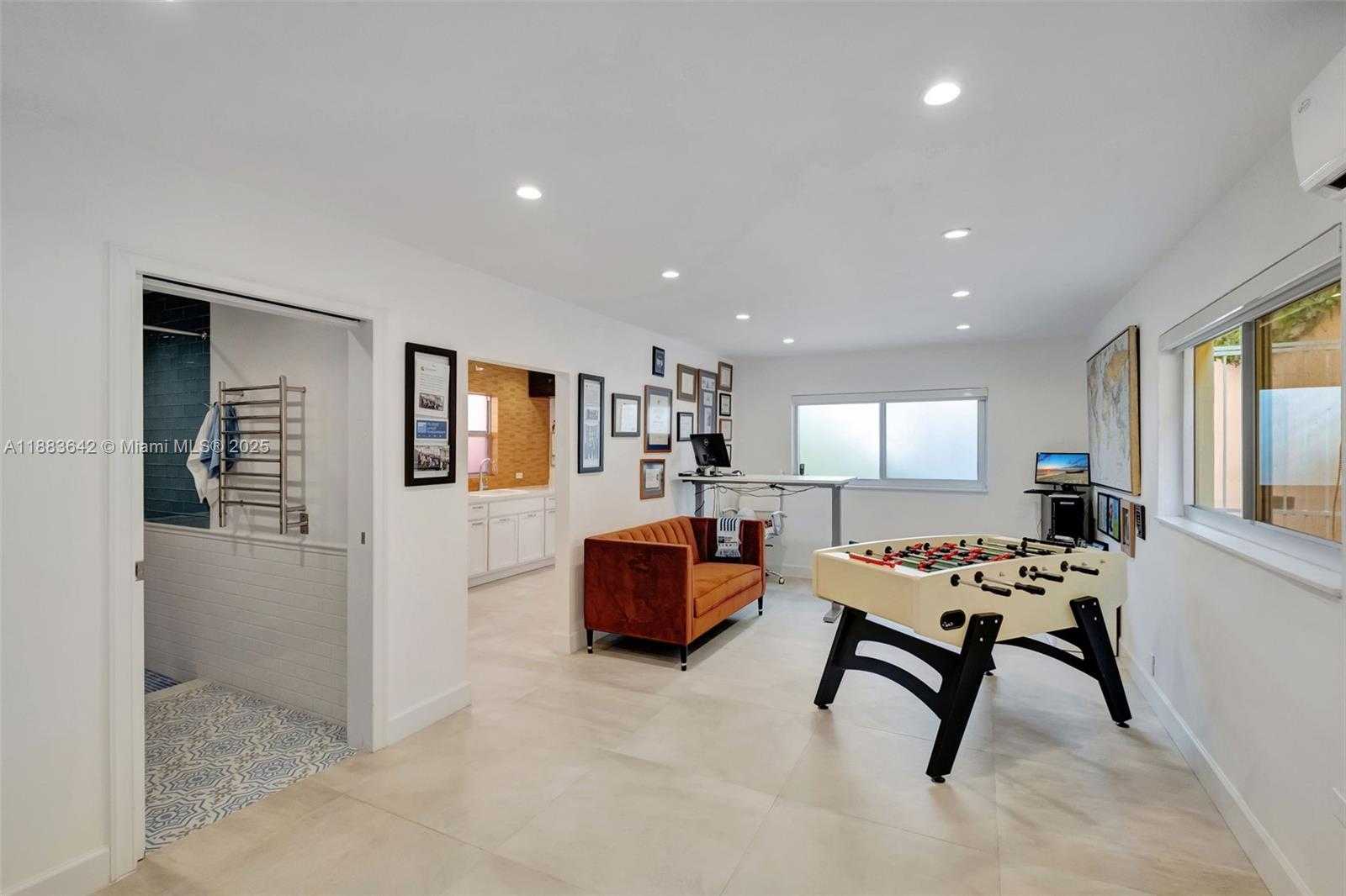 Small Image of 335 ALCALZAR AVE, Coral Gables Number 11