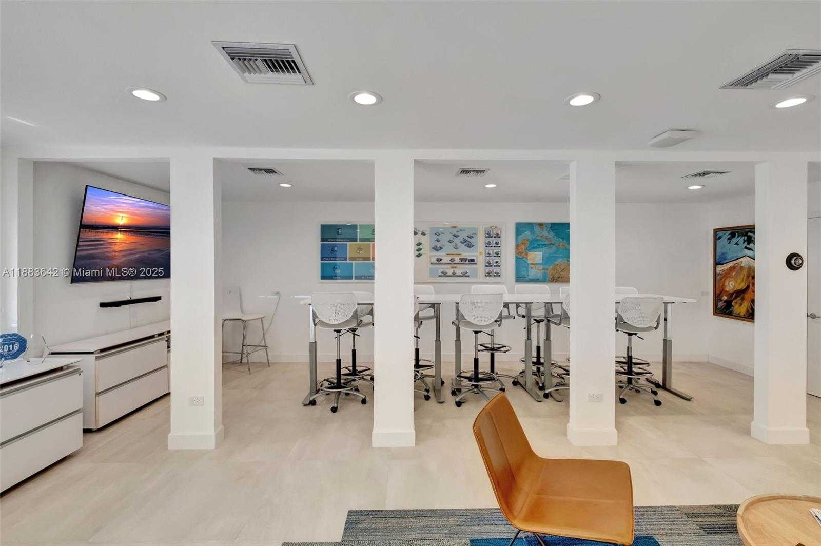 Small Image of 335 ALCALZAR AVE, Coral Gables Number 3