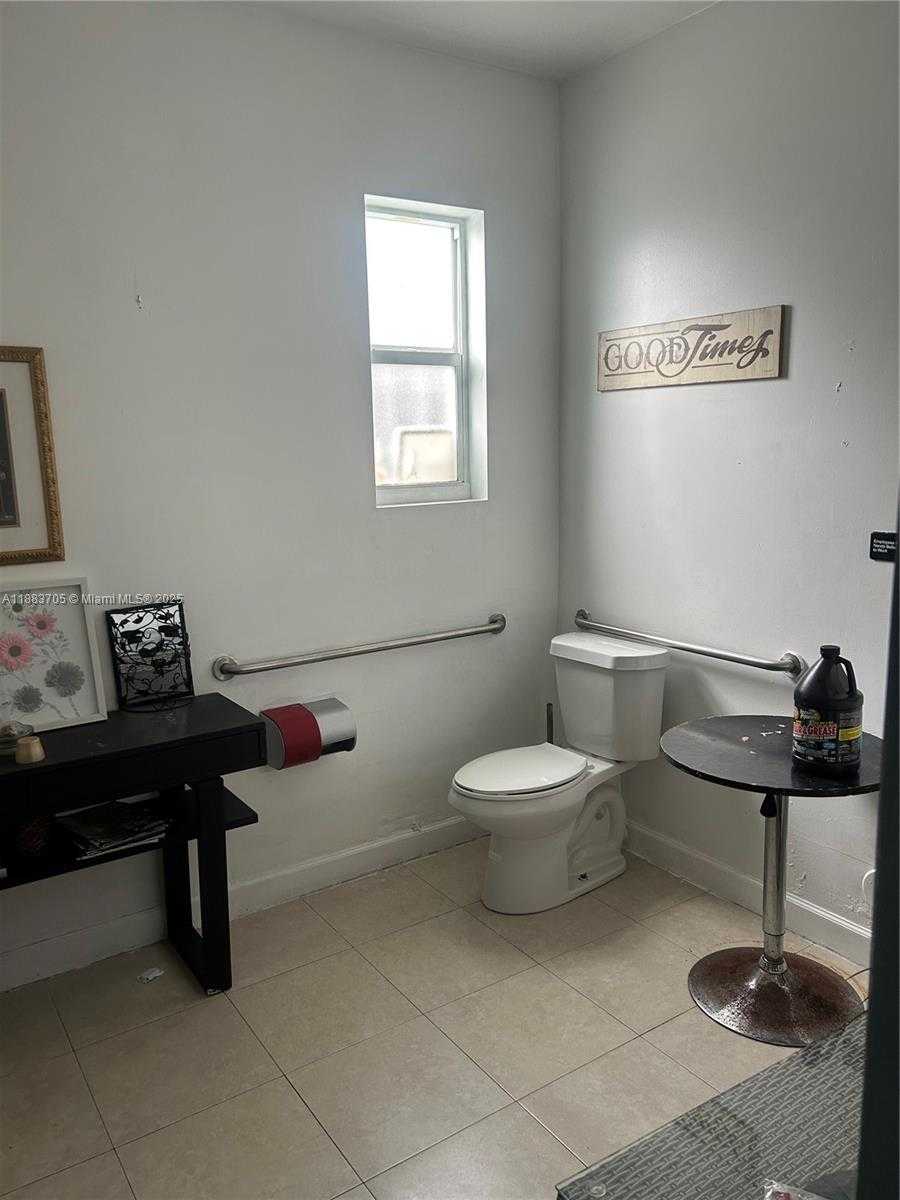 Small Image of 2020 HOLLYWOOD BLVD, Hollywood Number 6
