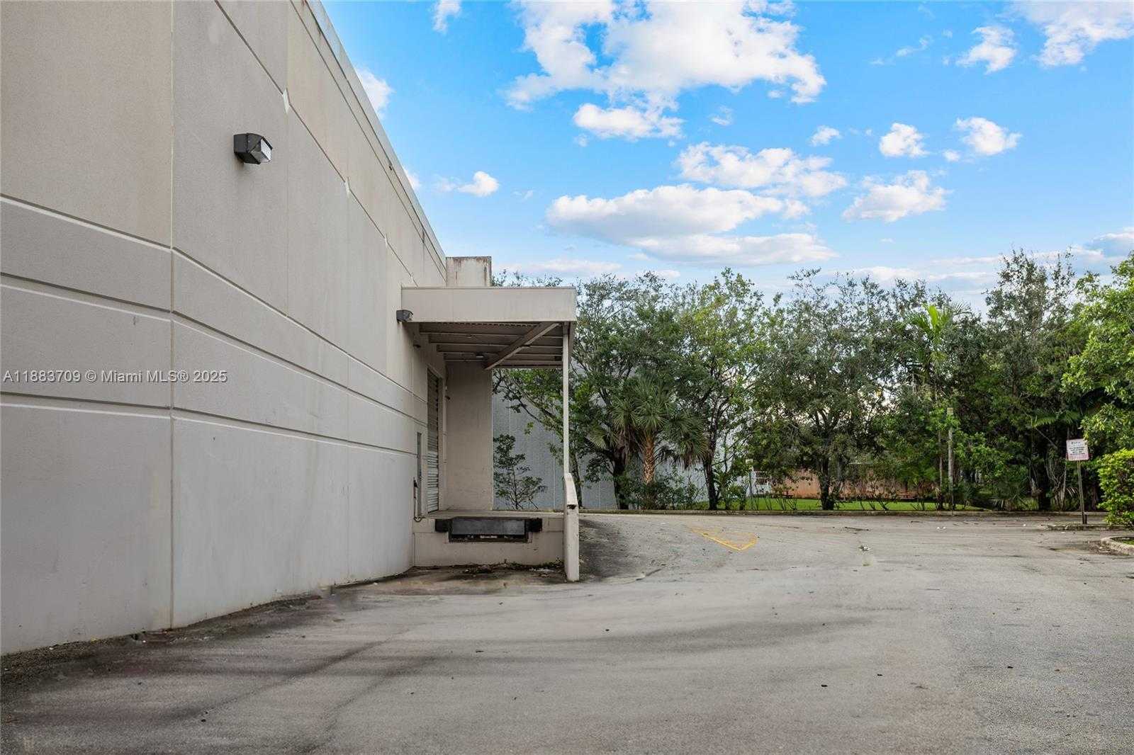 Small Image of 10380 NORTH WEST 53RD ST, Sunrise Number 13