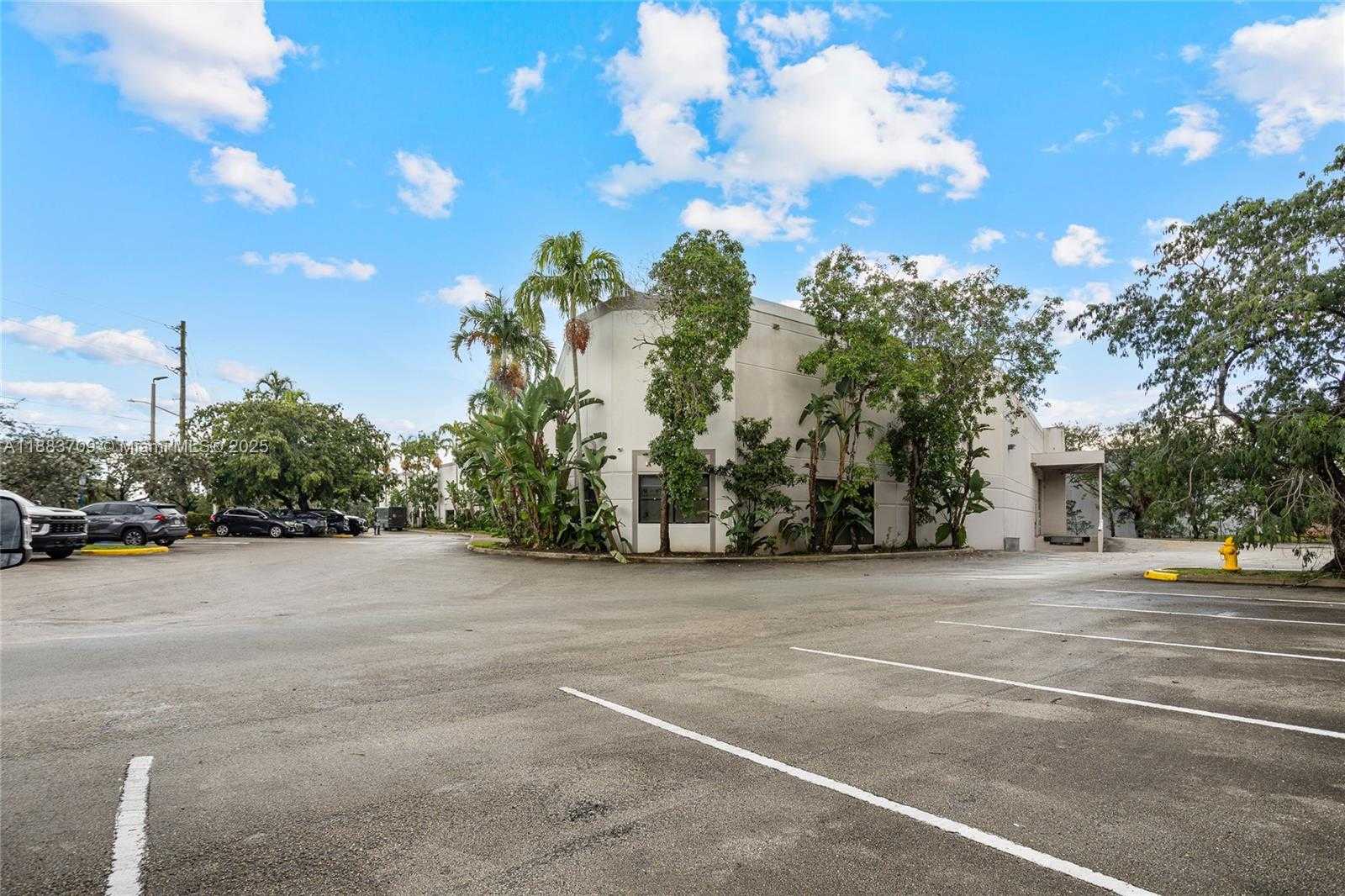 Small Image of 10380 NORTH WEST 53RD ST, Sunrise Number 14
