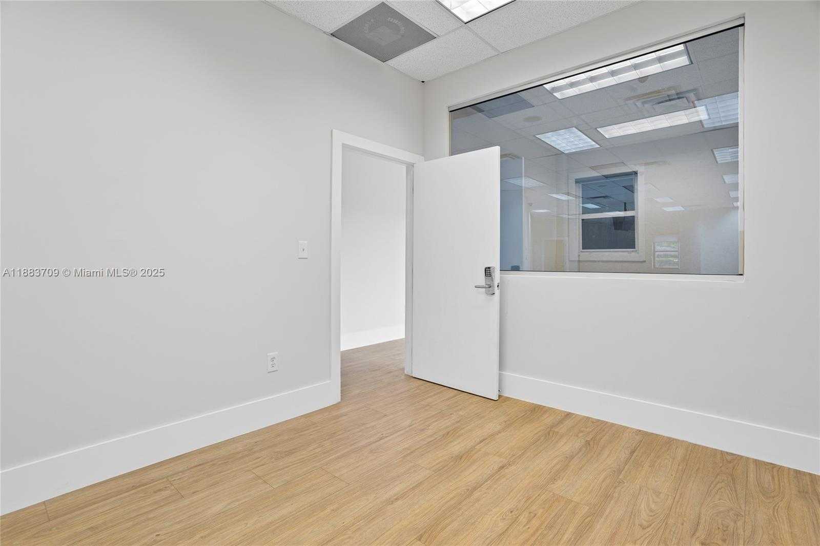 Small Image of 10380 NORTH WEST 53RD ST, Sunrise Number 34