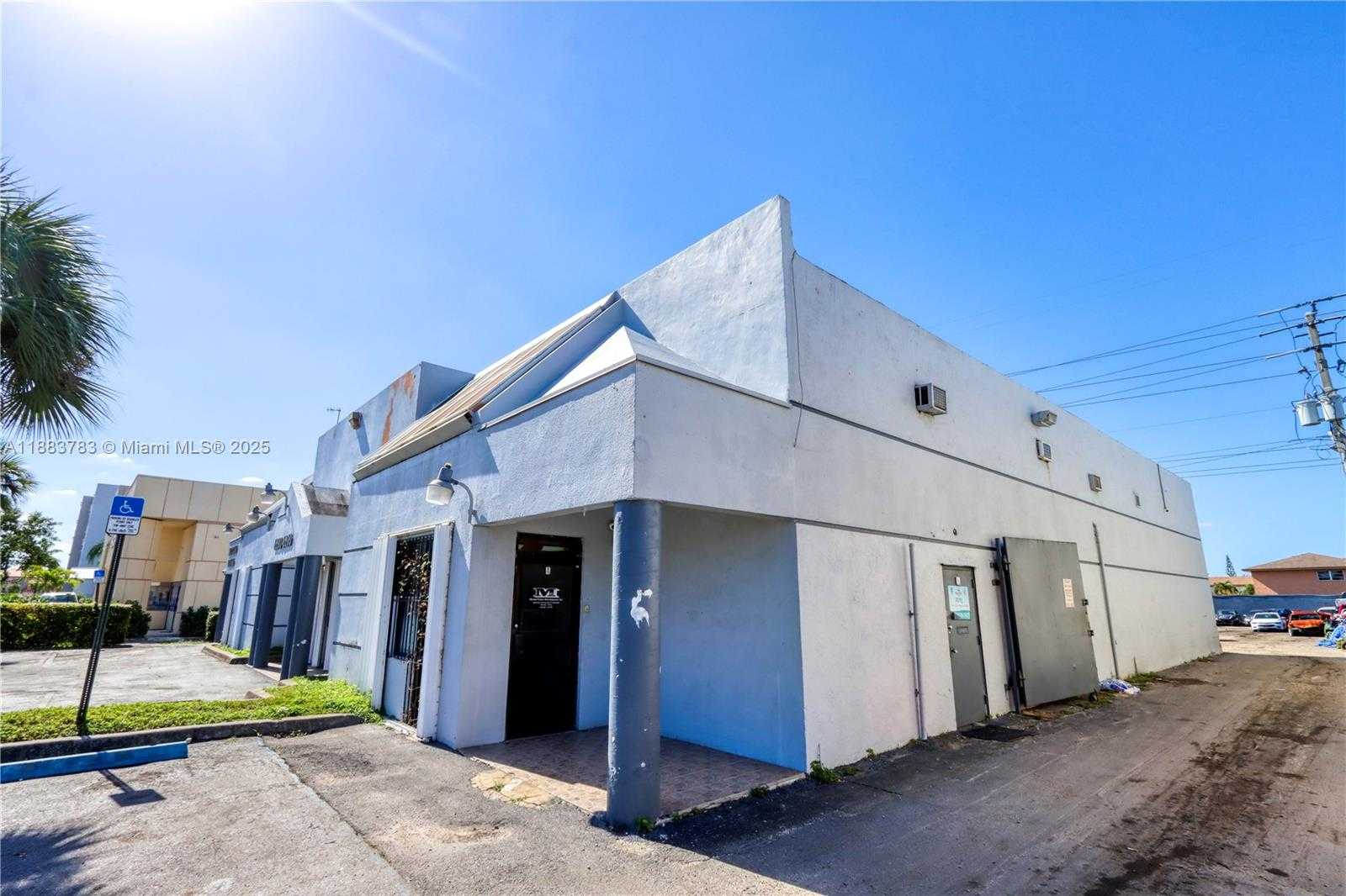 Small Image of 6250 WEST 21ST CT, Hialeah Number 12