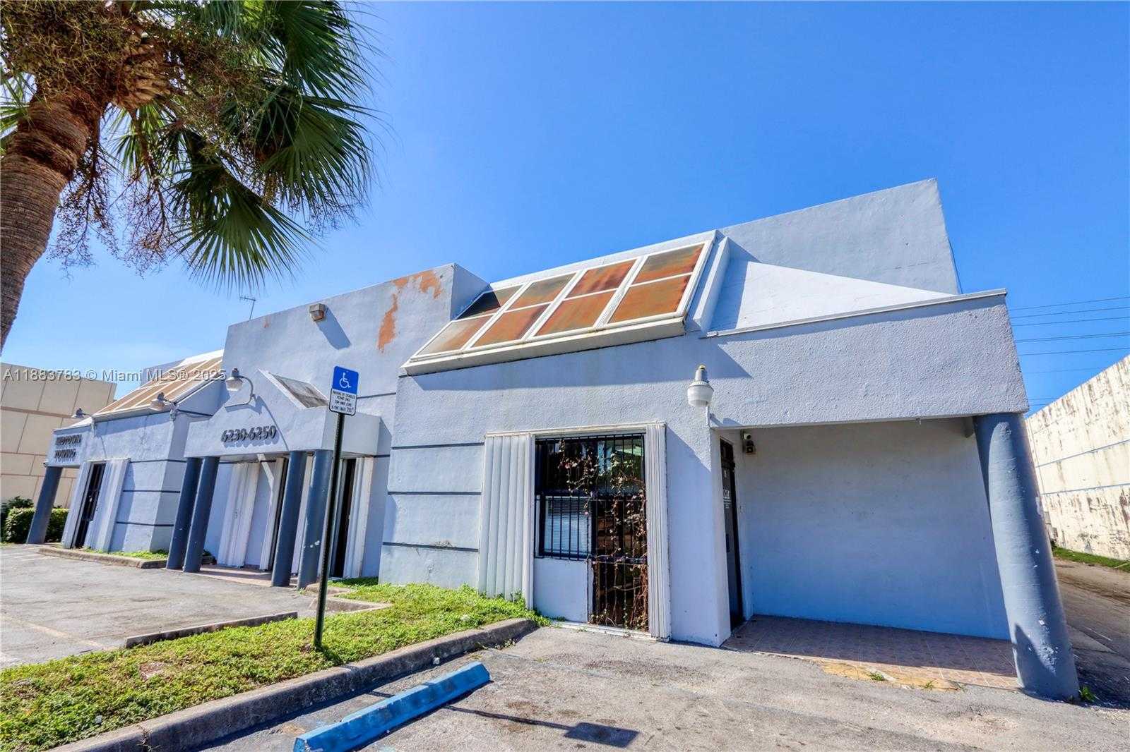 Small Image of 6250 WEST 21ST CT, Hialeah Number 13