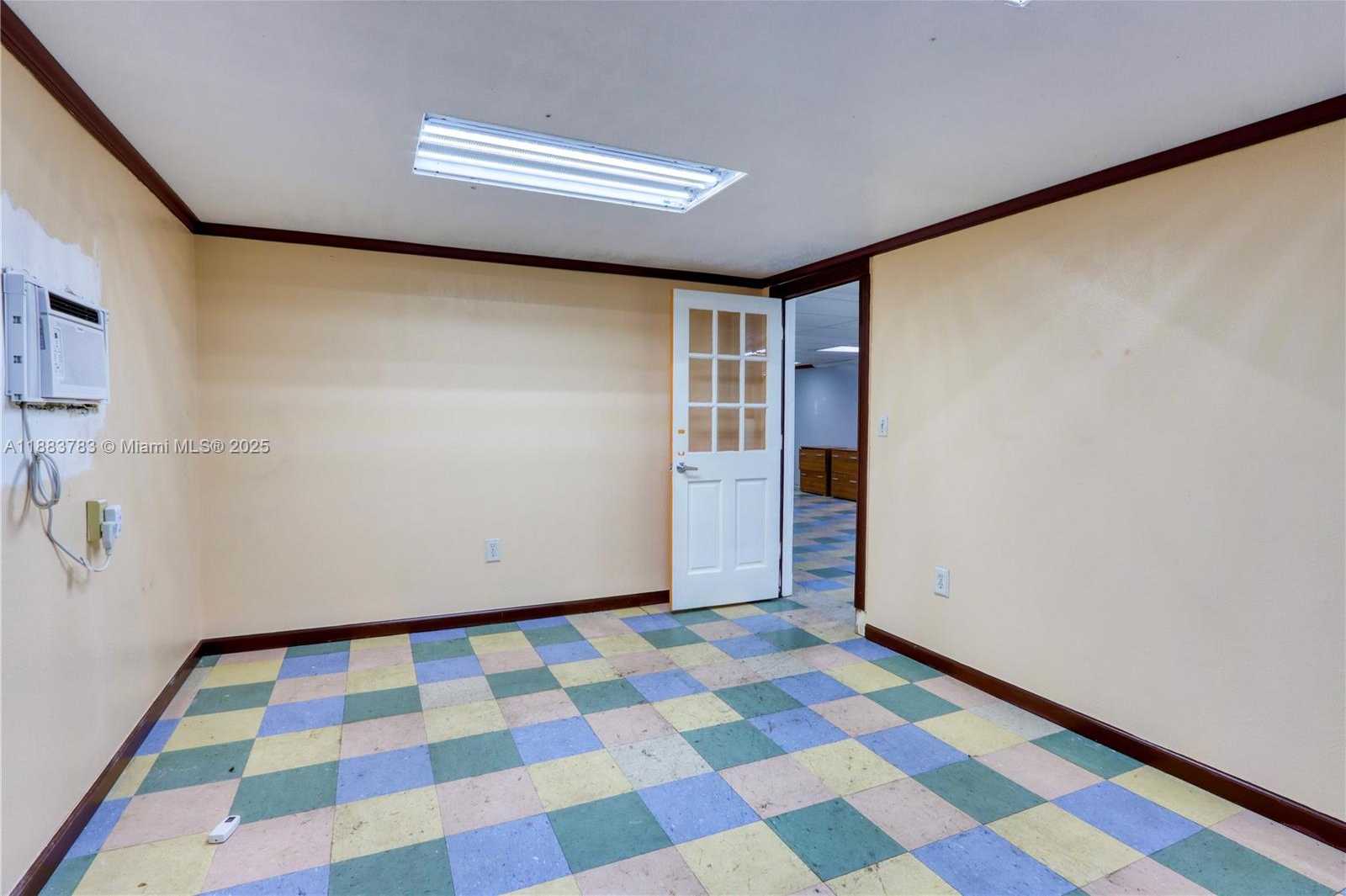 Small Image of 6250 WEST 21ST CT, Hialeah Number 3