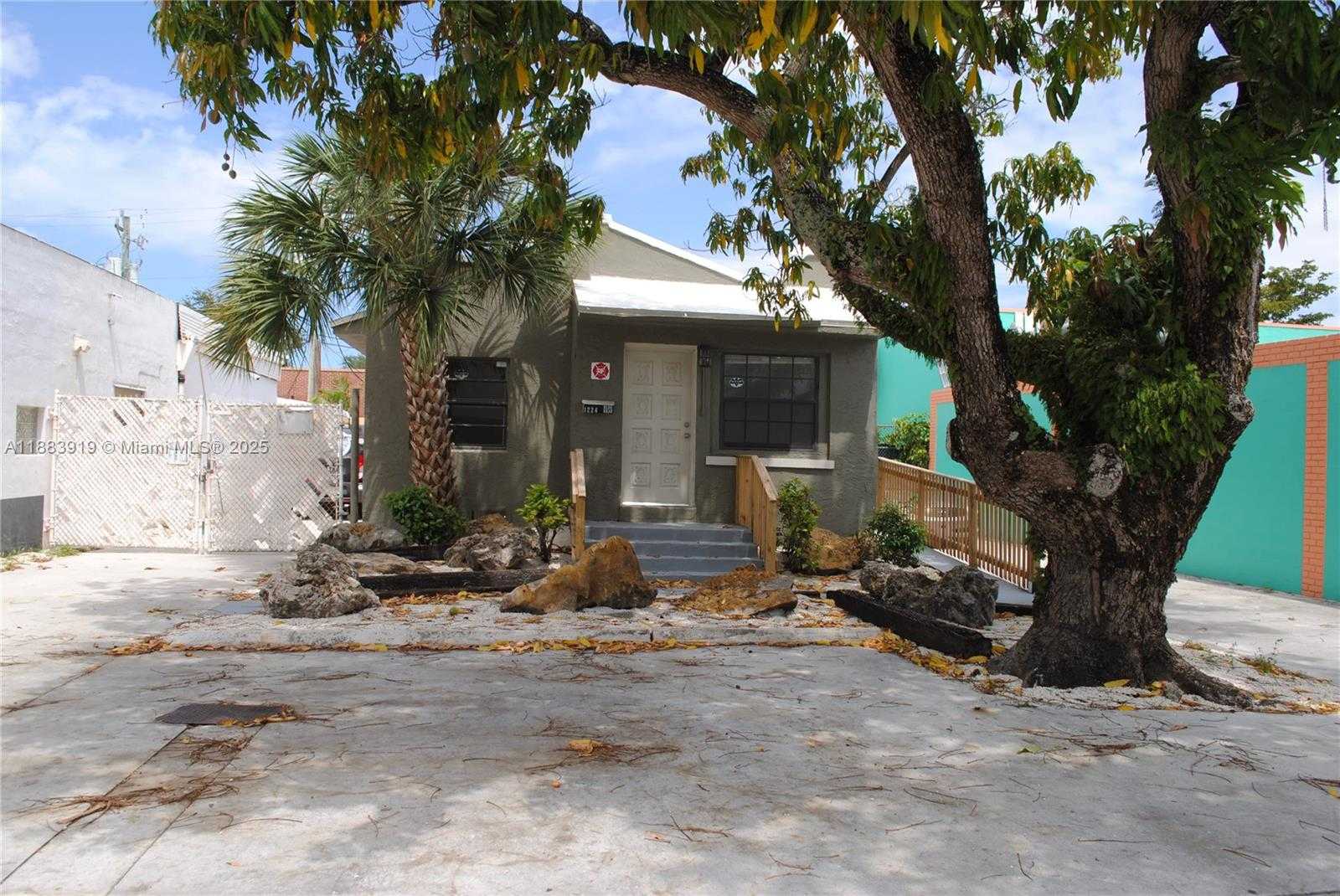 Small Image of 1224 SOUTH WEST 1ST AVE, Fort Lauderdale Number 6