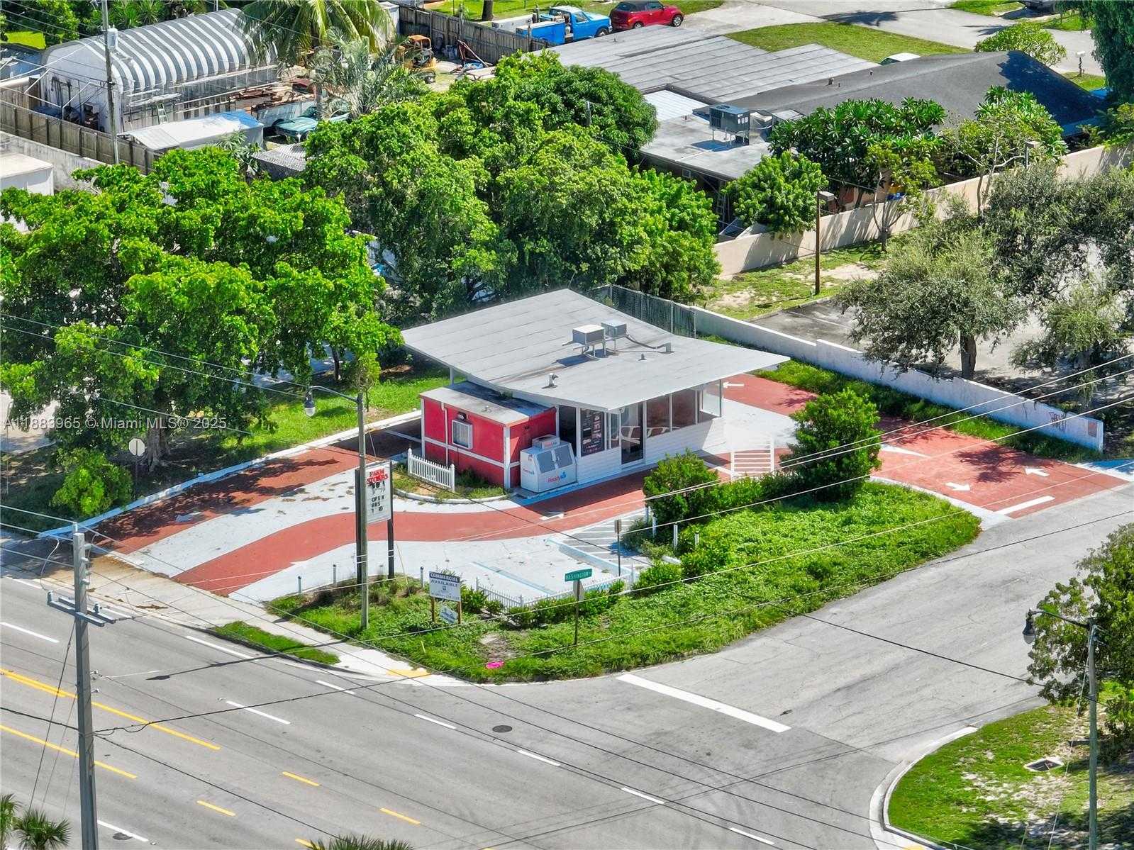 Small Image of 1116 HYPOLUXO RD, Lantana Number 2