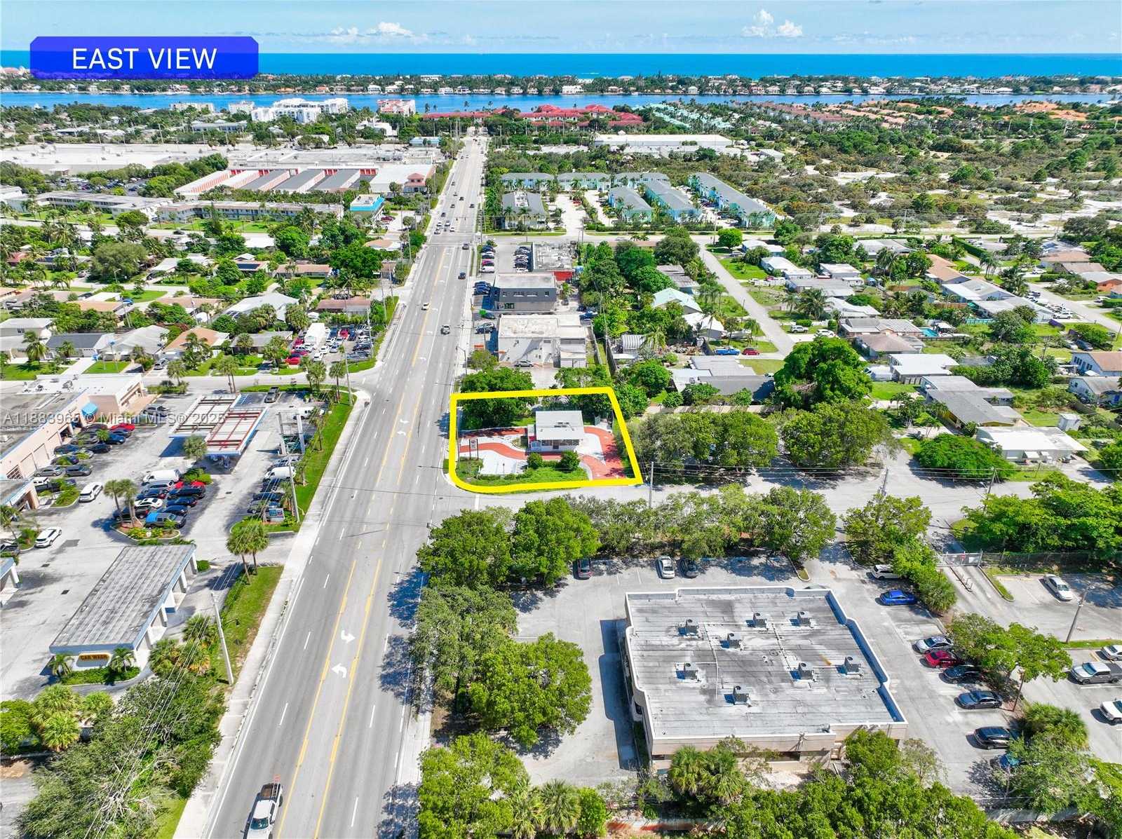 Small Image of 1116 HYPOLUXO RD, Lantana Number 5