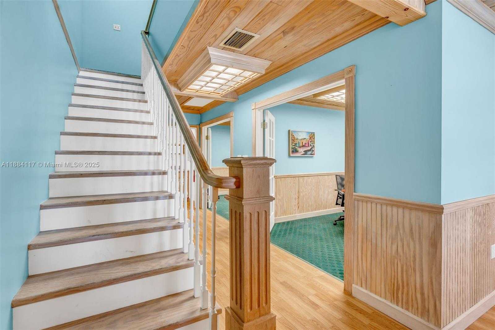 Small Image of Marathon Number 10