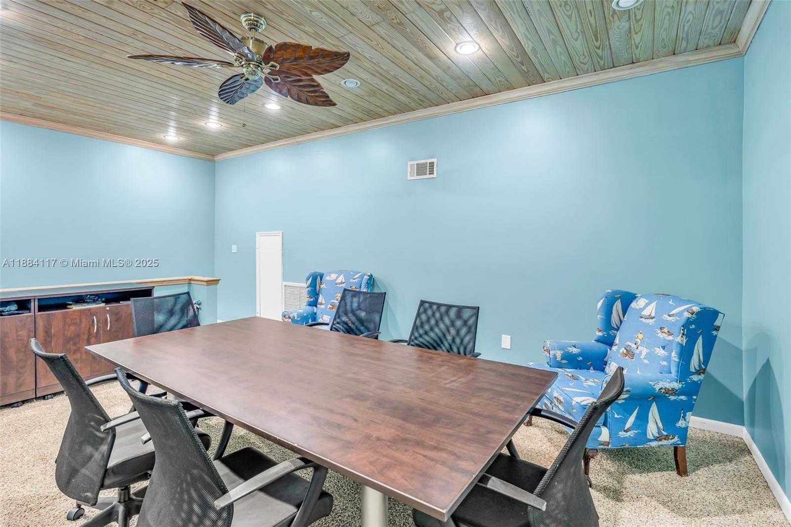 Small Image of Marathon Number 12