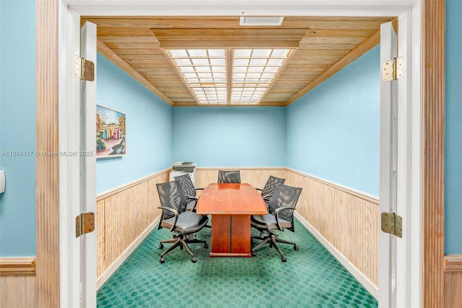 Small Image of Marathon Number 4