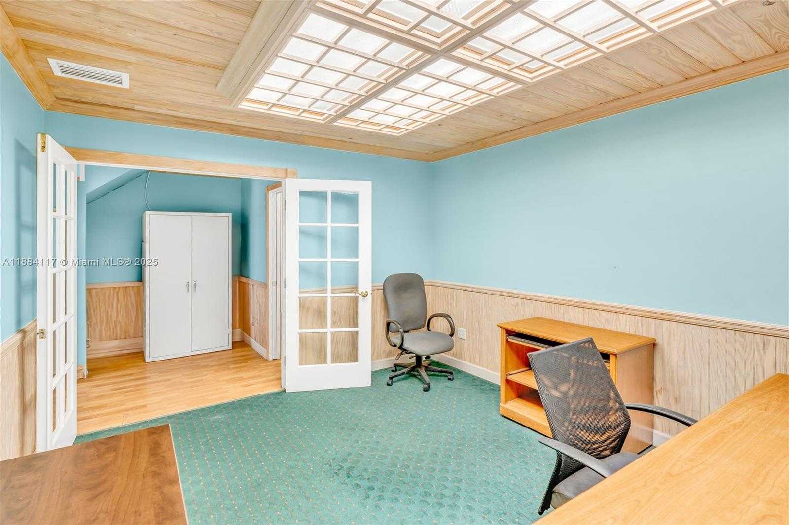 Small Image of Marathon Number 5