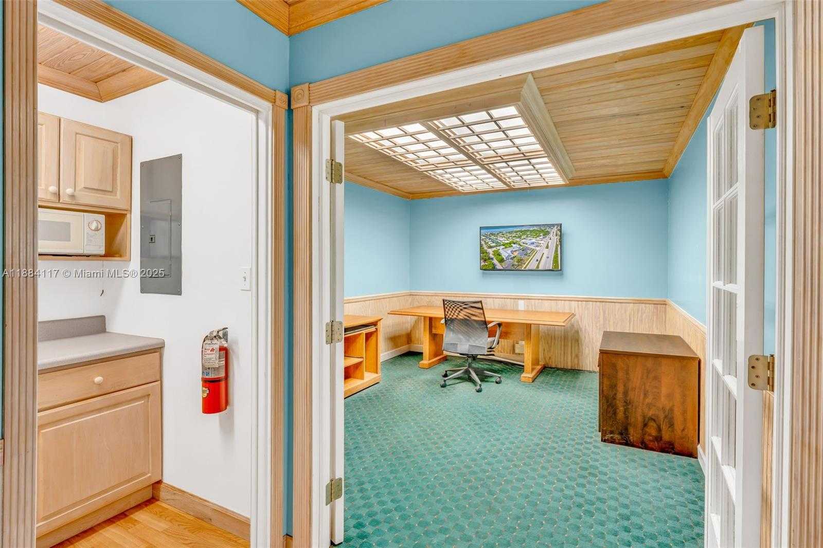 Small Image of Marathon Number 6