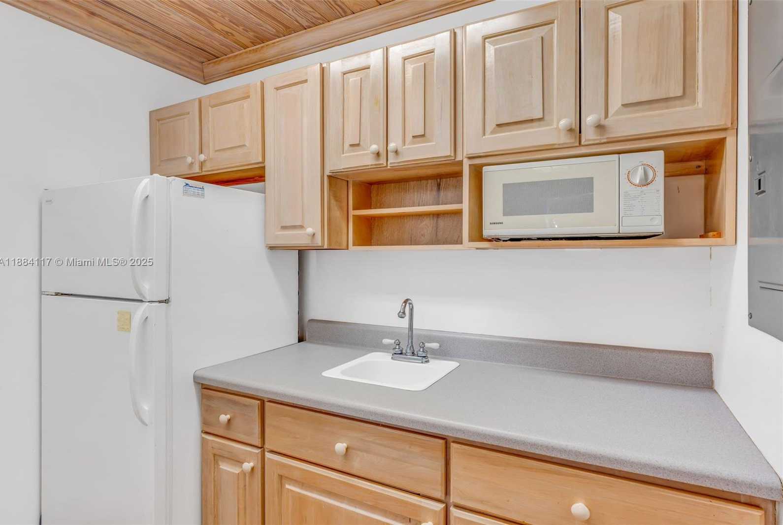 Small Image of Marathon Number 8