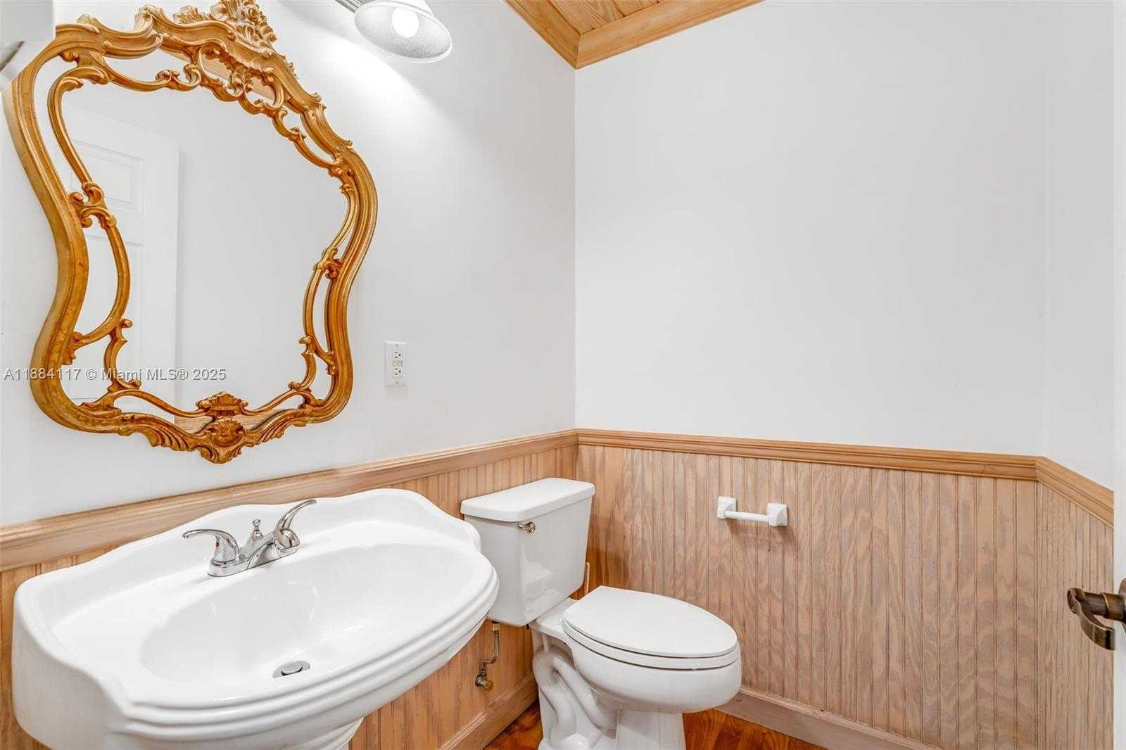 Small Image of Marathon Number 9