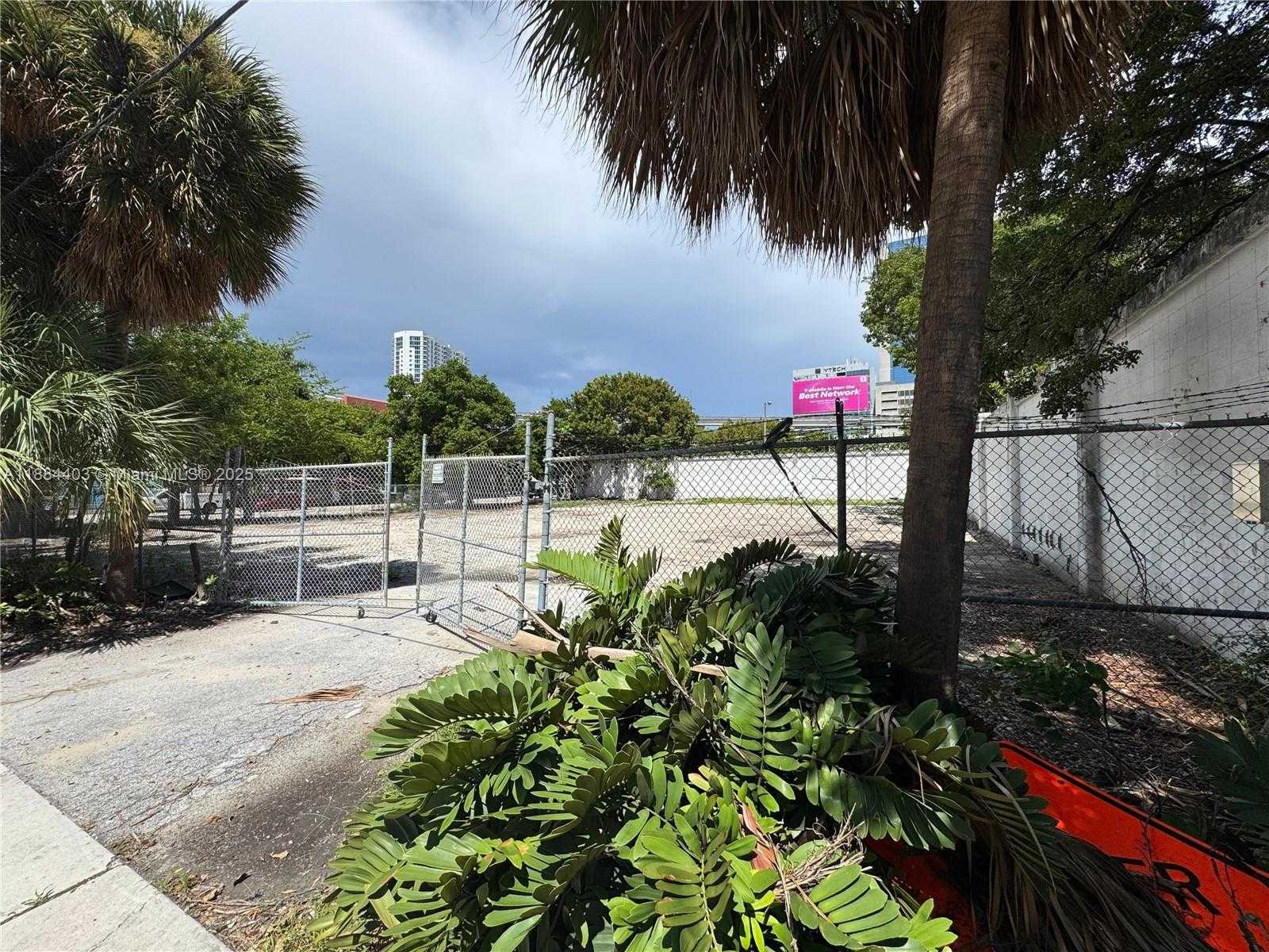 Small Image of 201 SOUTH EAST 2ND AVE, Miami Number 11