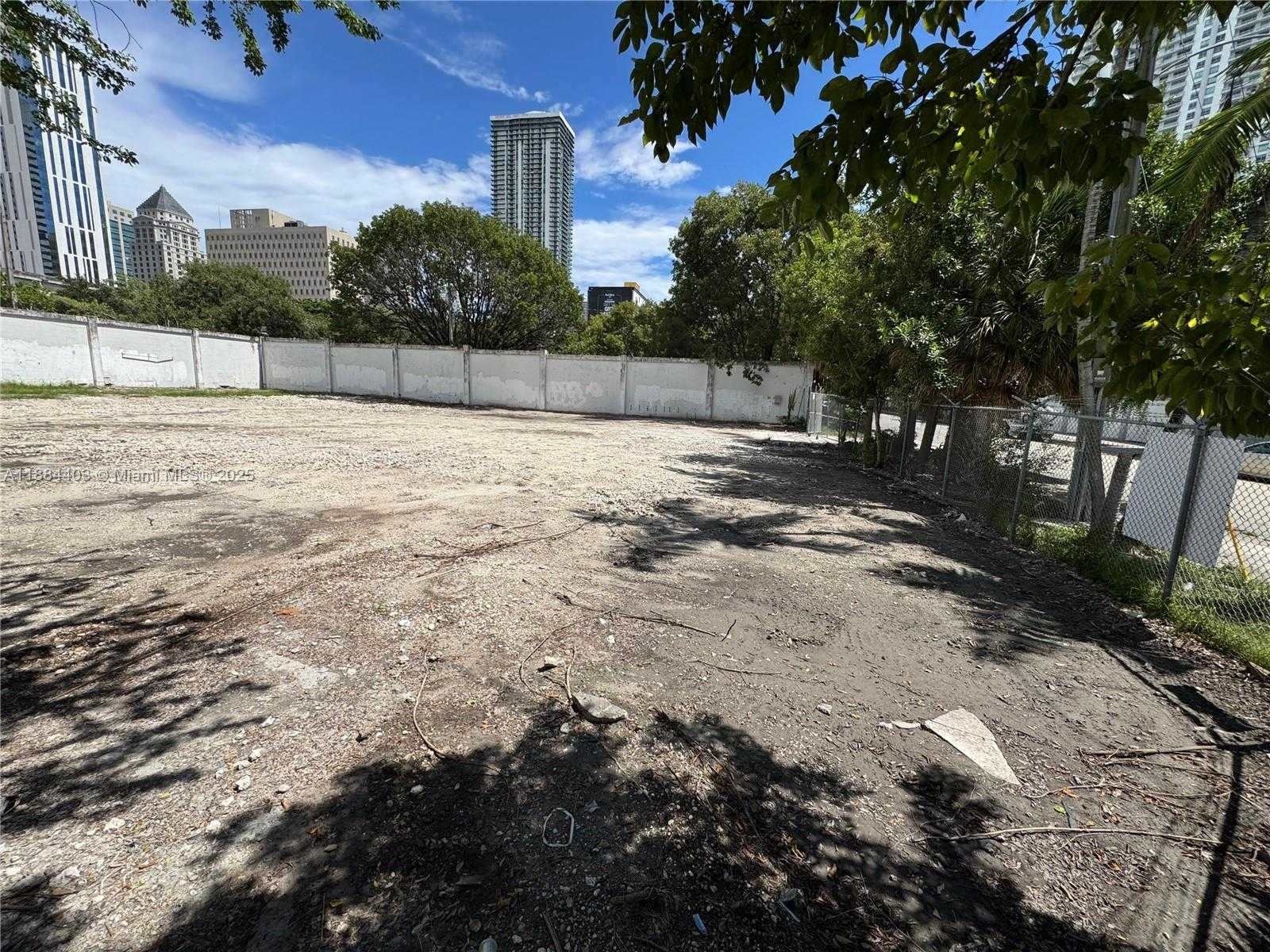Small Image of 201 SOUTH EAST 2ND AVE, Miami Number 13