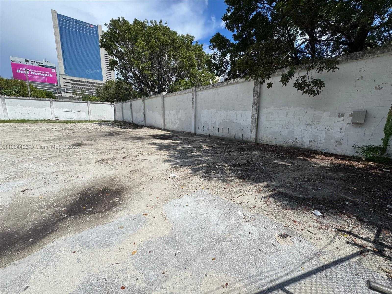 Small Image of 201 SOUTH EAST 2ND AVE, Miami Number 3
