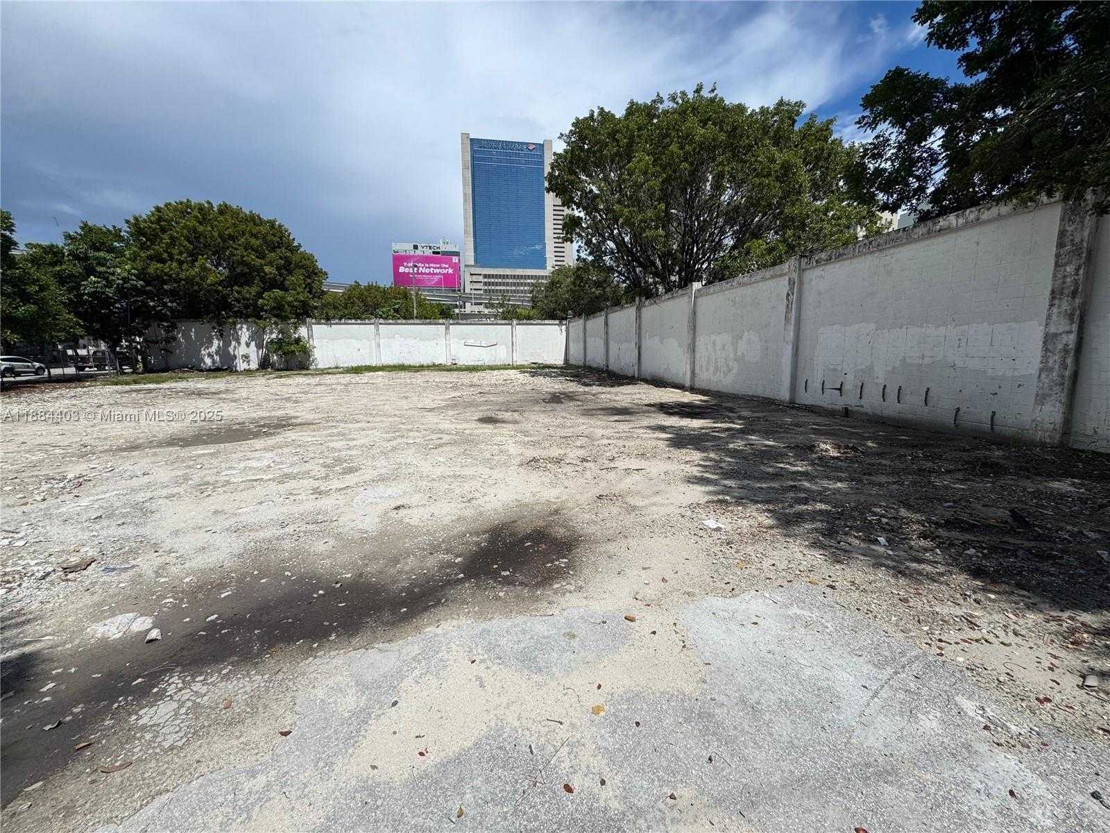 Small Image of 201 SOUTH EAST 2ND AVE, Miami Number 4
