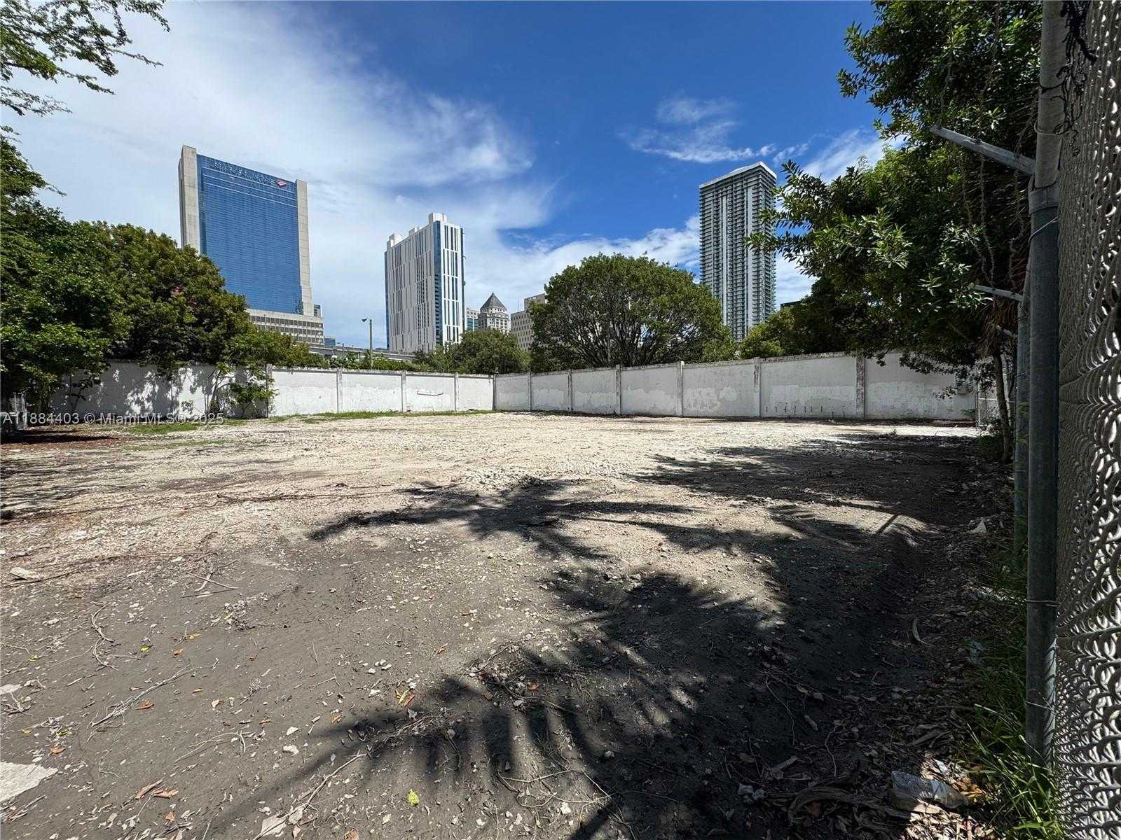 Small Image of 201 SOUTH EAST 2ND AVE, Miami Number 8