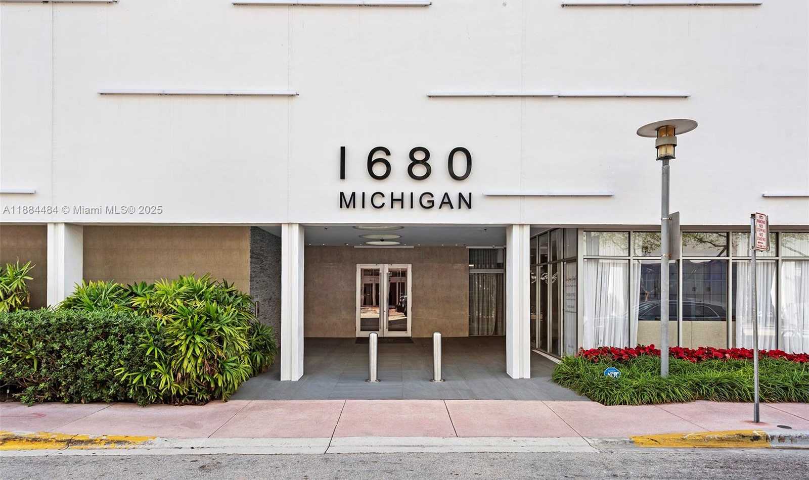 Small Image of 1680 MICHIGAN AVE #919, Miami Beach Number 2
