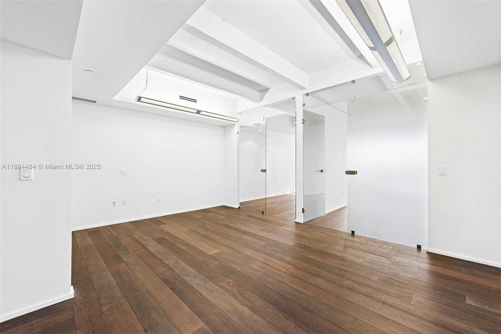 Small Image of 1680 MICHIGAN AVE #919, Miami Beach Number 8