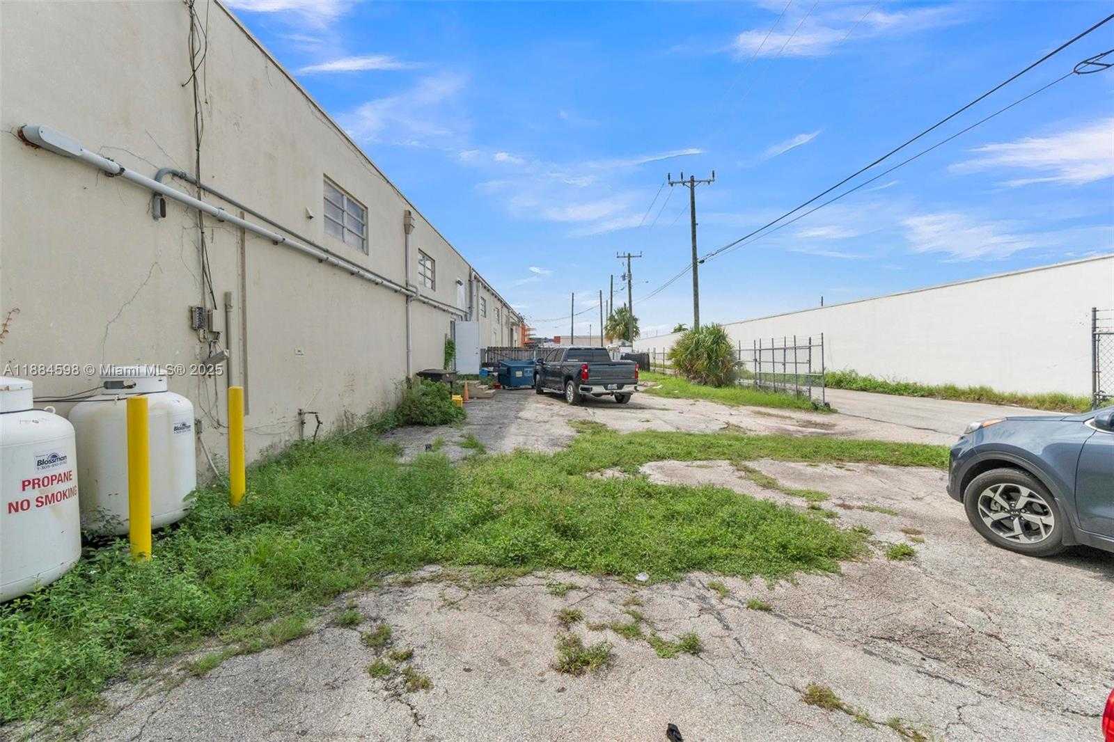 Small Image of 821 NORTH WEST 57TH PL, Fort Lauderdale Number 25