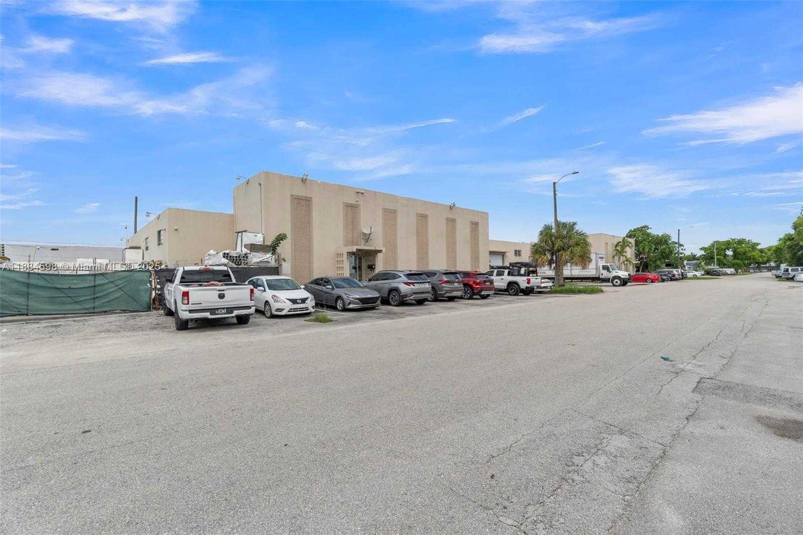 Small Image of 821 NORTH WEST 57TH PL, Fort Lauderdale Number 29