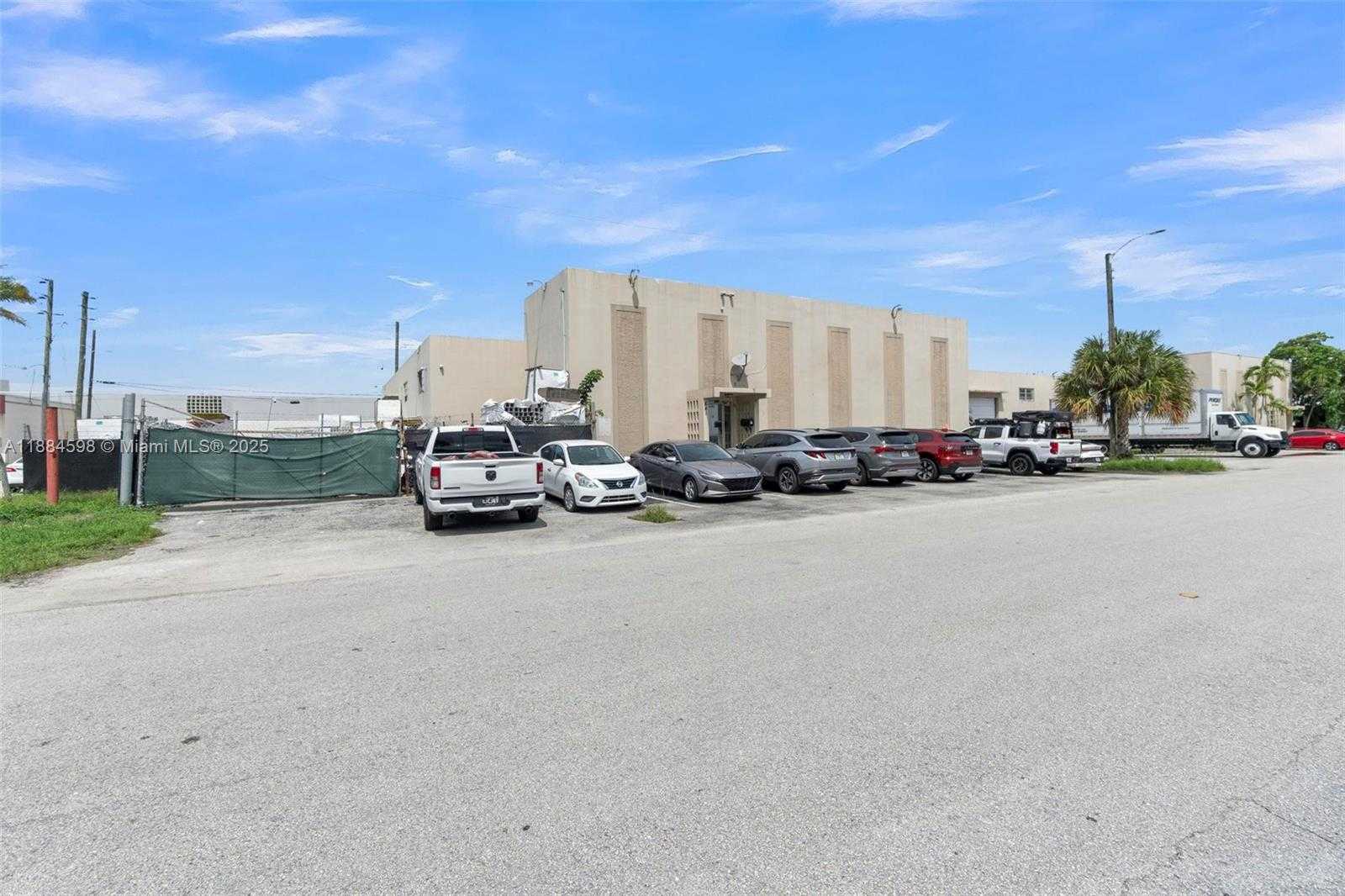 Small Image of 821 NORTH WEST 57TH PL, Fort Lauderdale Number 3